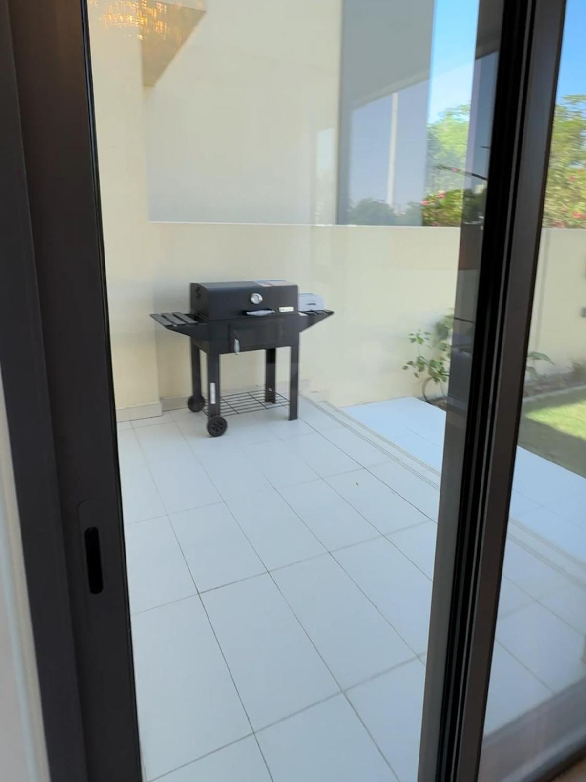 4br In Hills Estate * Dubai