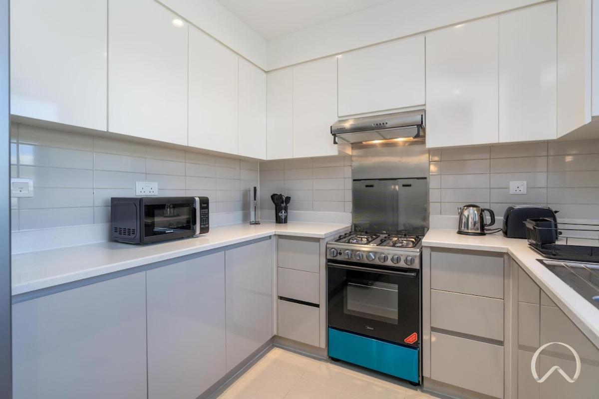 4br In Hills Estate