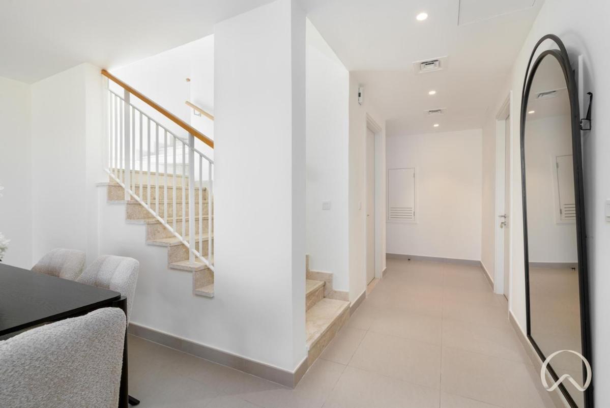 Holiday home 4br In Hills Estate