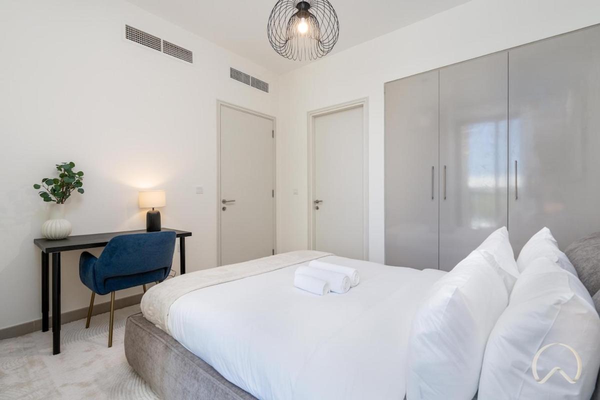 Holiday home 4br In Hills Estate Dubai