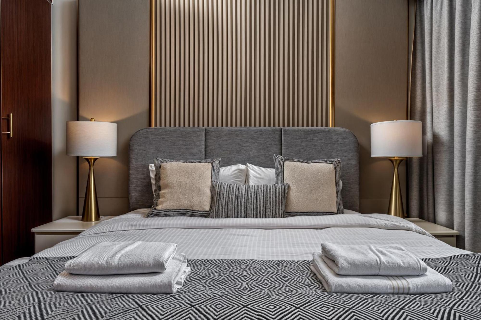 Luxury Eye View Living - Access I Marina Walk Apartment *