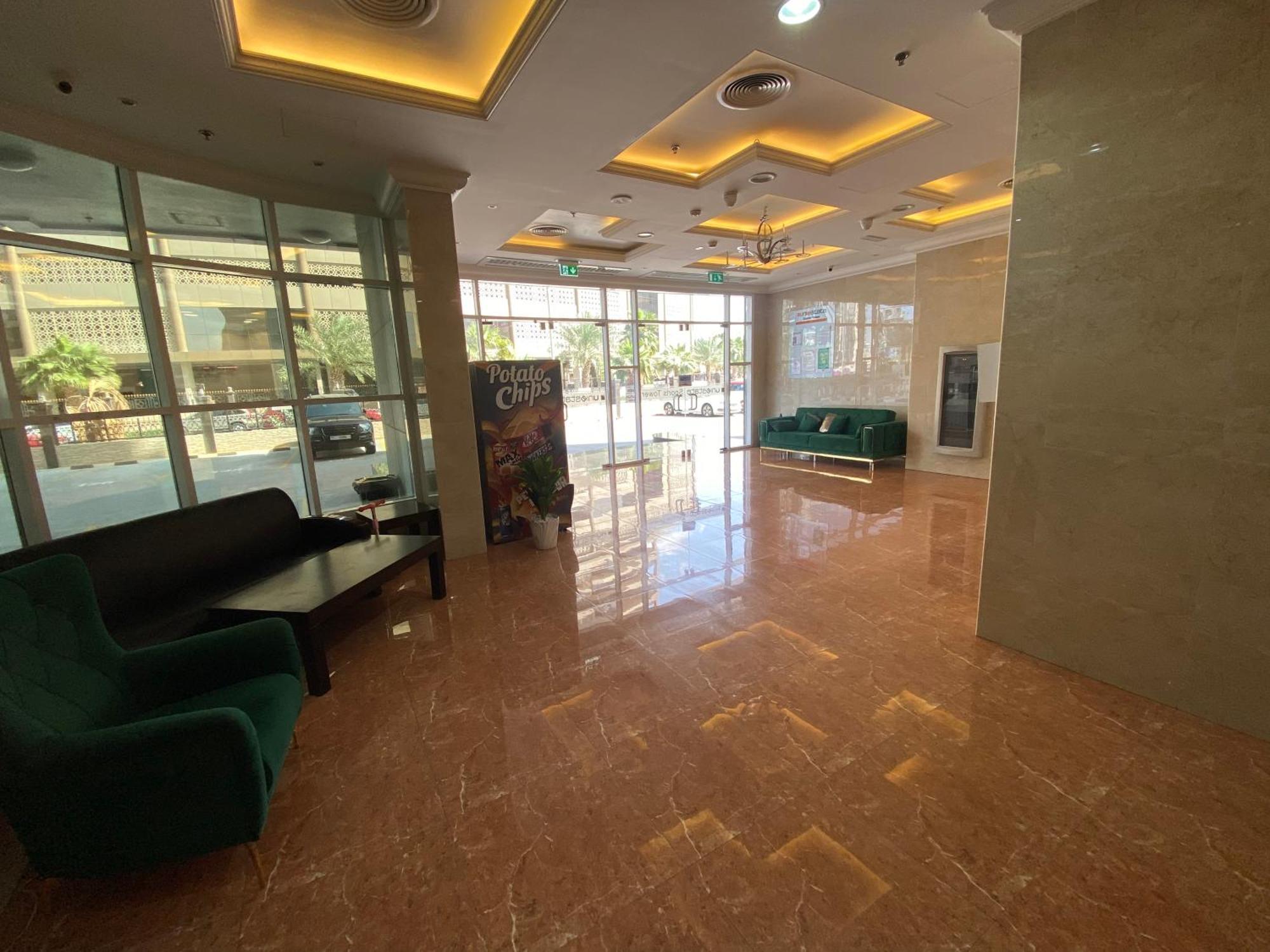 Phineek Exquisite Luxury Uniestate Sports * Dubai