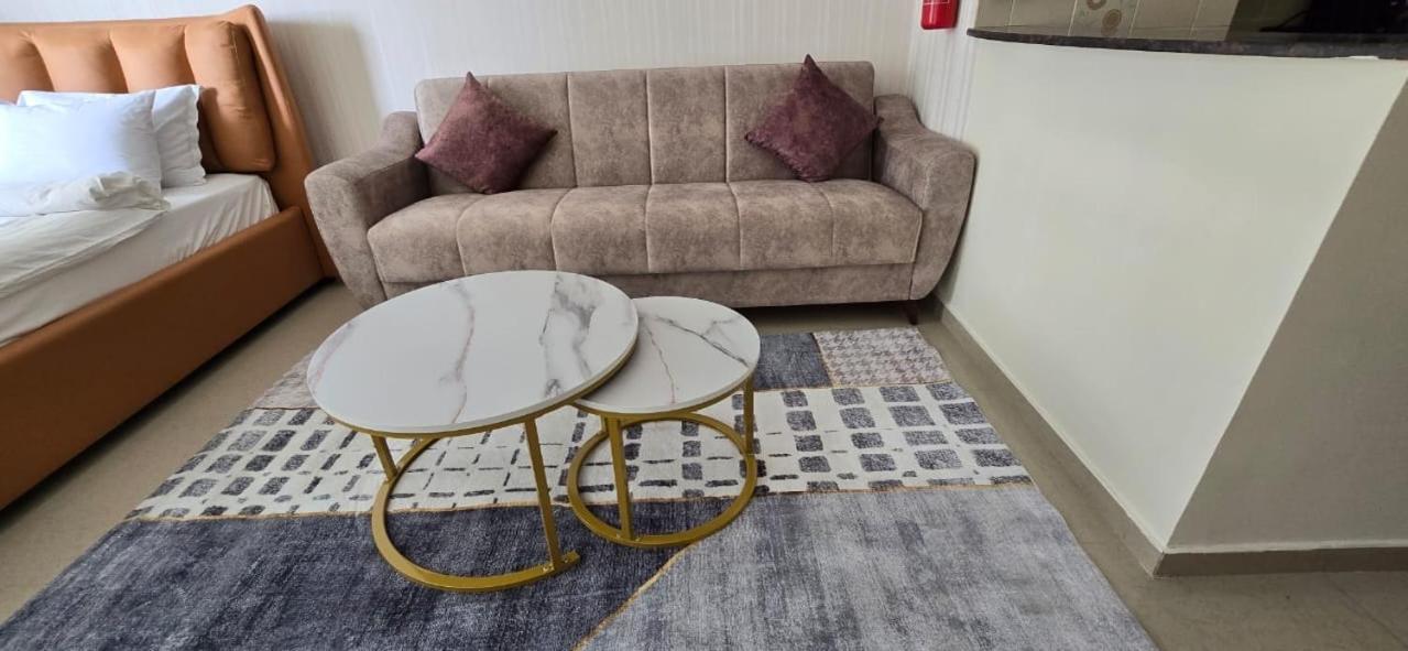 Phineek Exquisite Luxury Uniestate Sports Apartment *