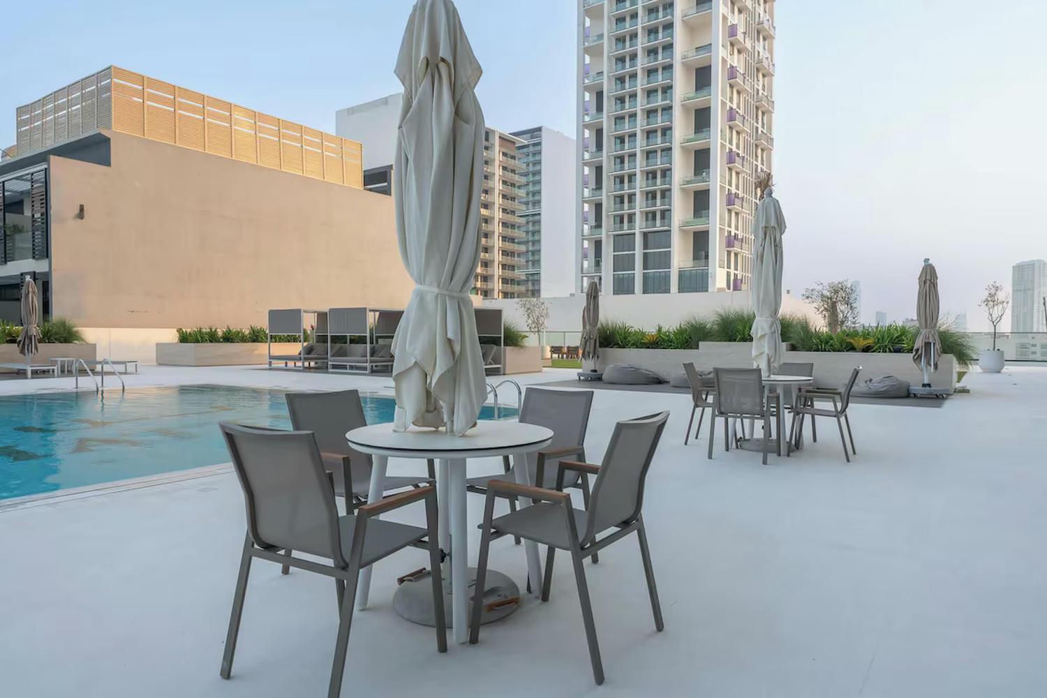 Apartment New Jvc 1br With 29th Floor View - Calm And Kid-ready *