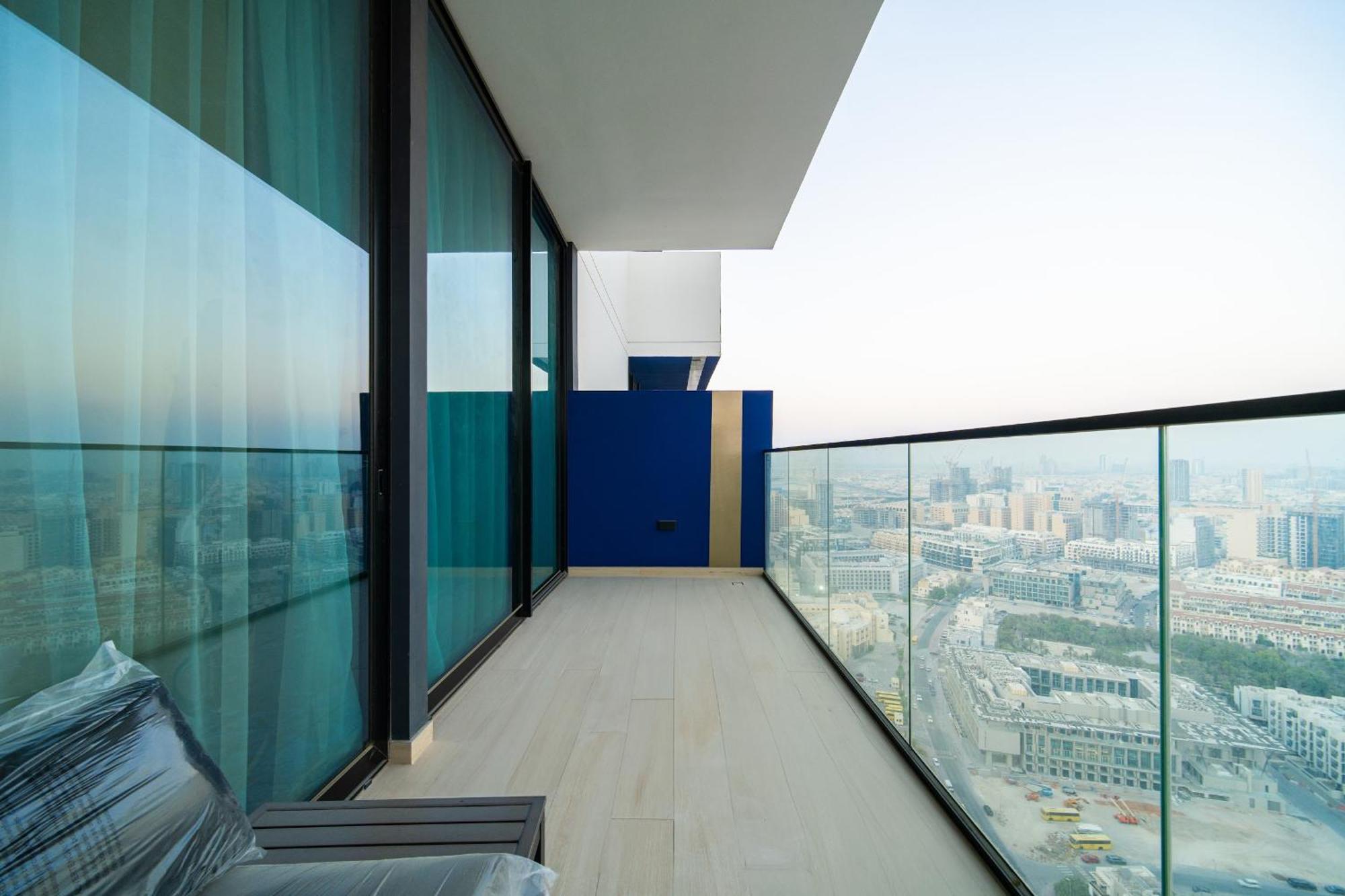 New Jvc 1br With 29th Floor View - Calm And Kid-ready