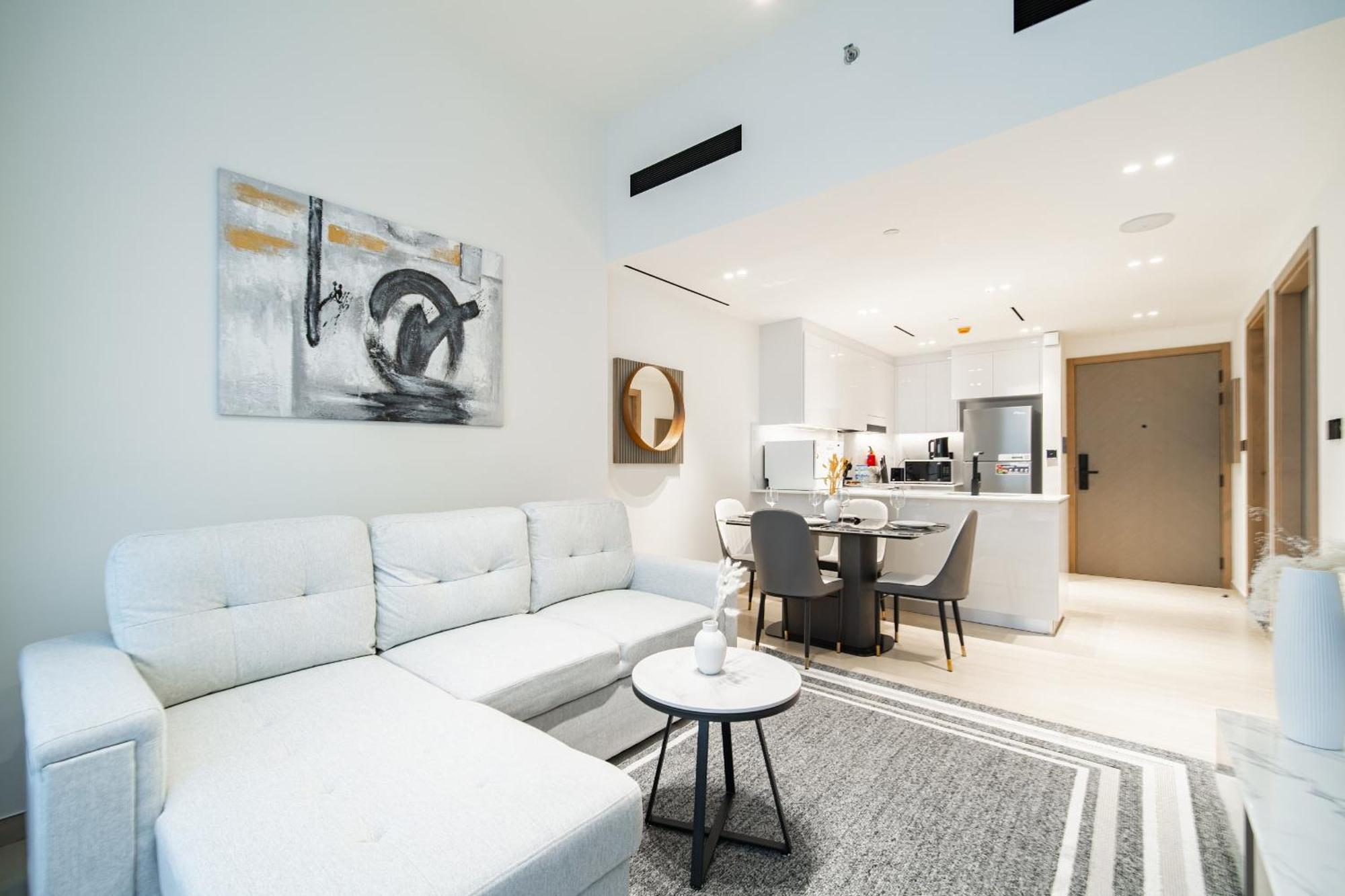 New Jvc 1br With 29th Floor View - Calm And Kid-ready Apartment