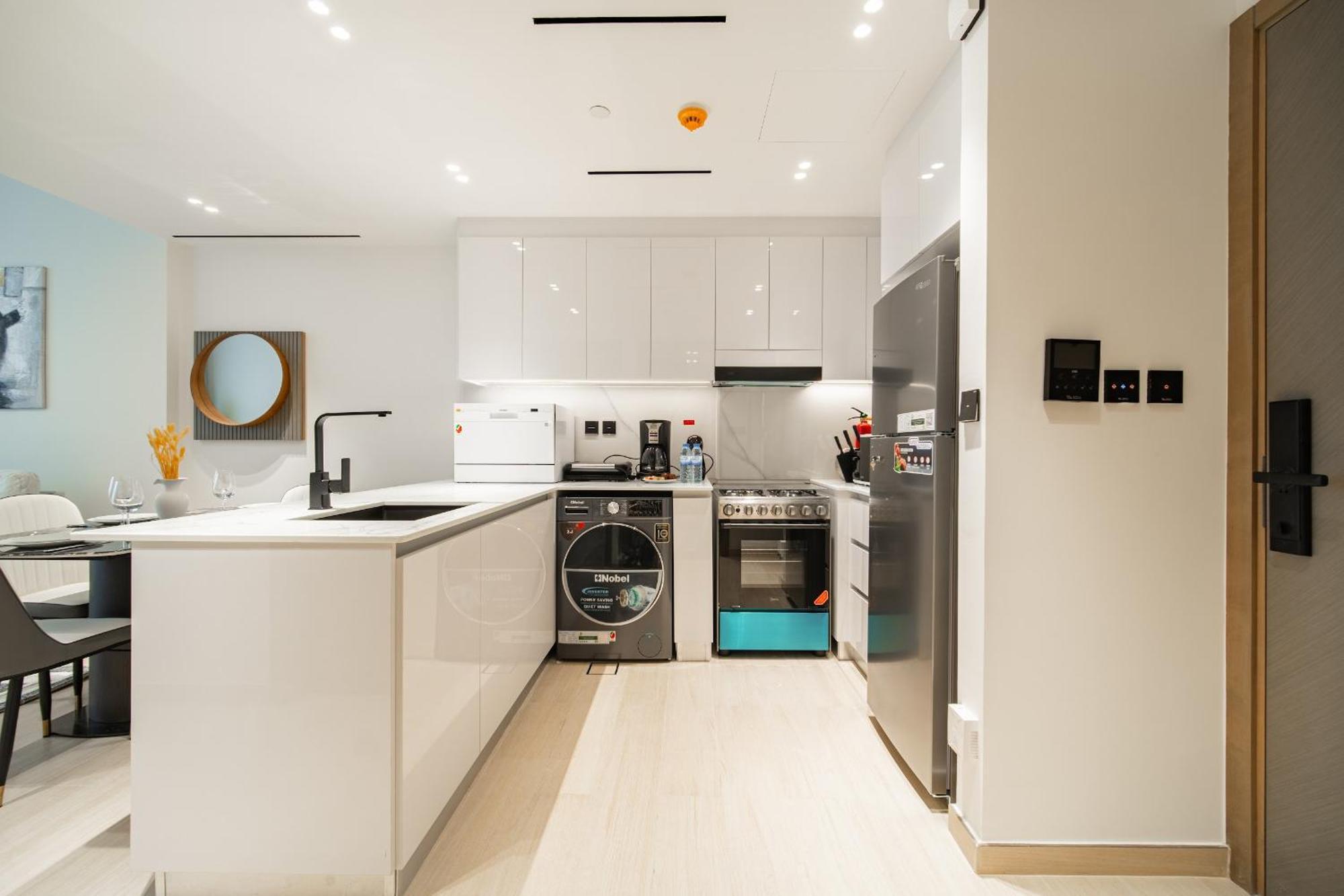 New Jvc 1br With 29th Floor View - Calm And Kid-ready Apartment *