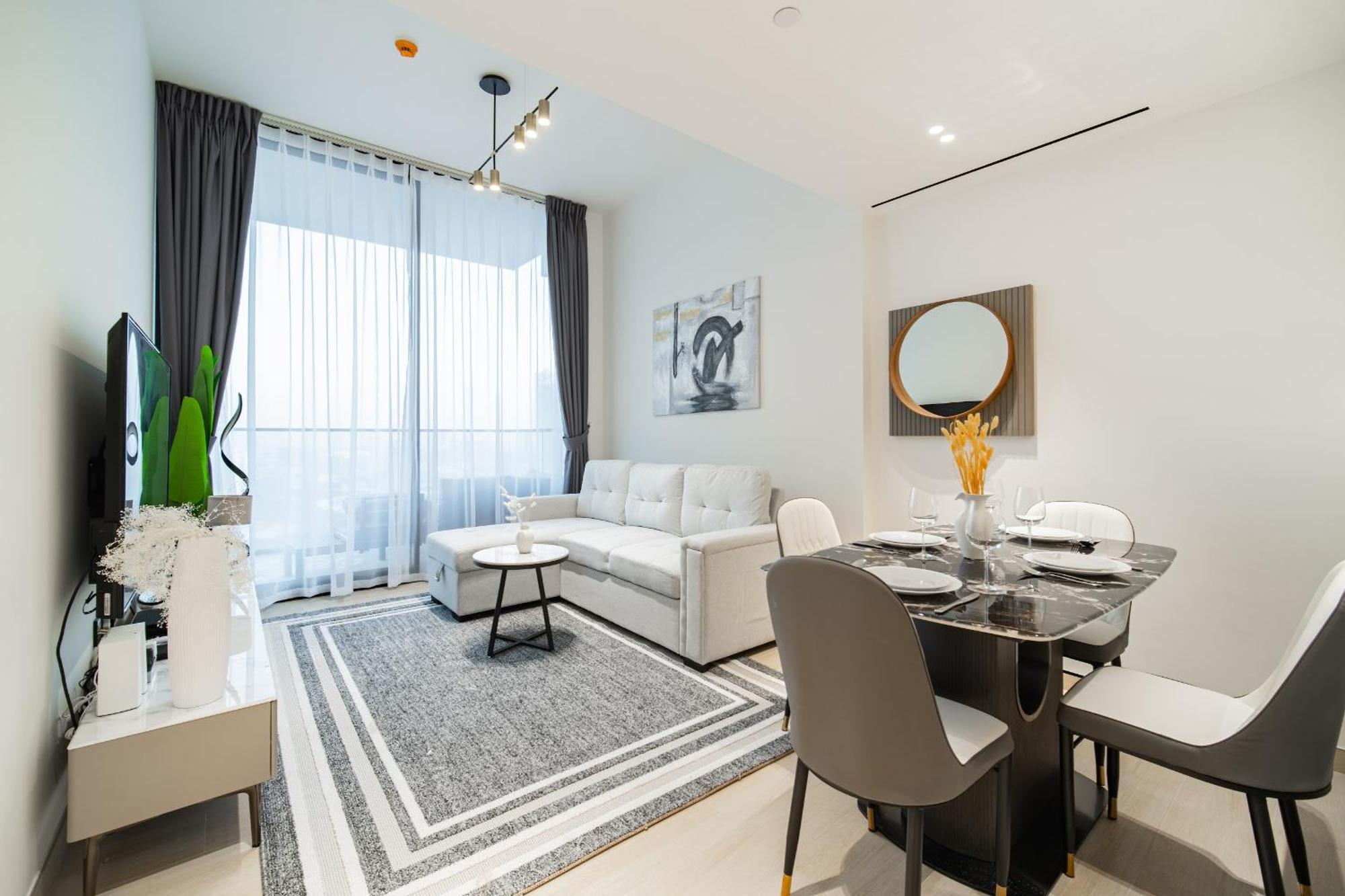 New Jvc 1br With 29th Floor View - Calm And Kid-ready Apartment