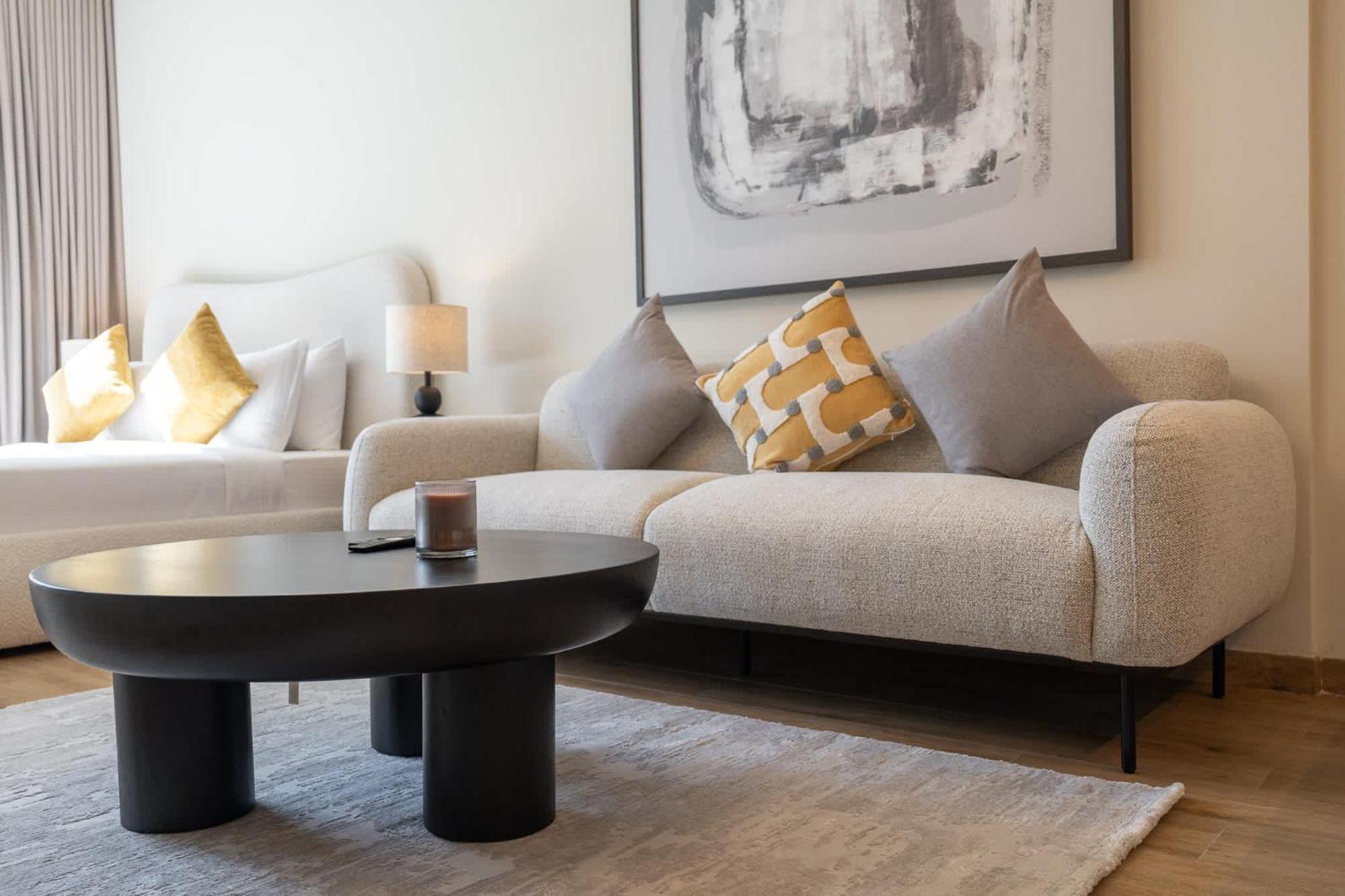 Apartment Mesmerizing Located In The Center Of Jvc