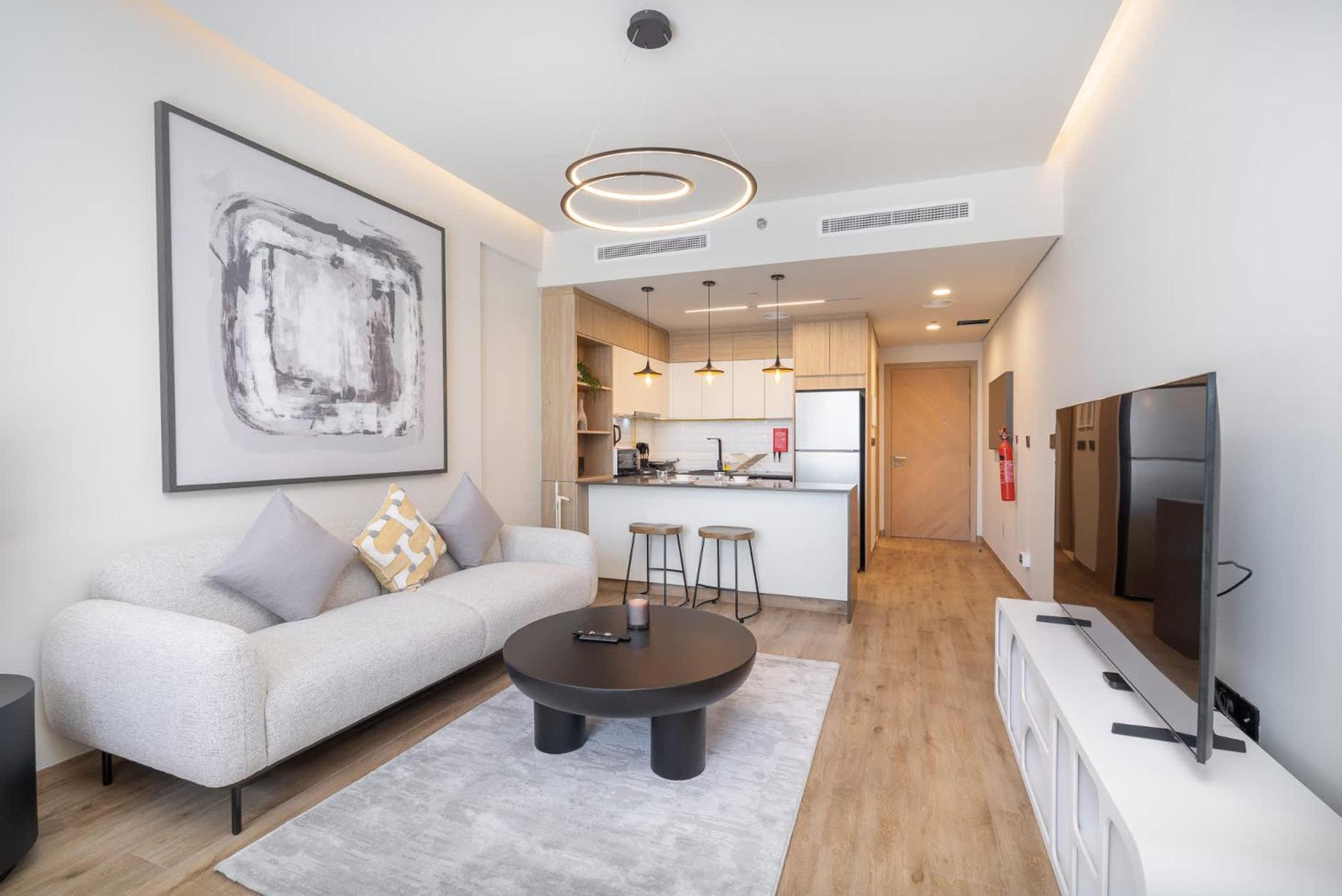 Mesmerizing Located In The Center Of Jvc Apartment *