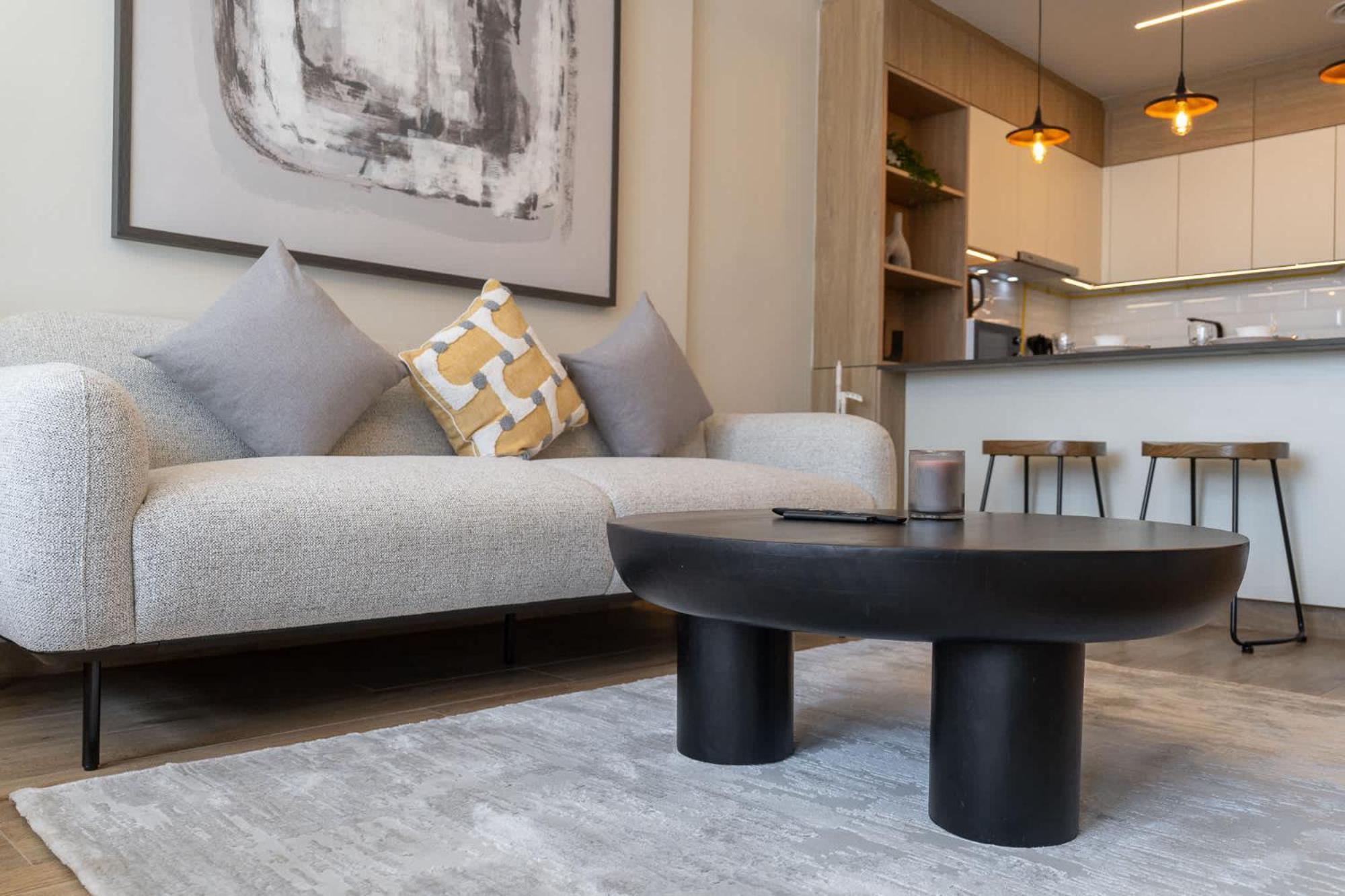 Mesmerizing Located In The Center Of Jvc