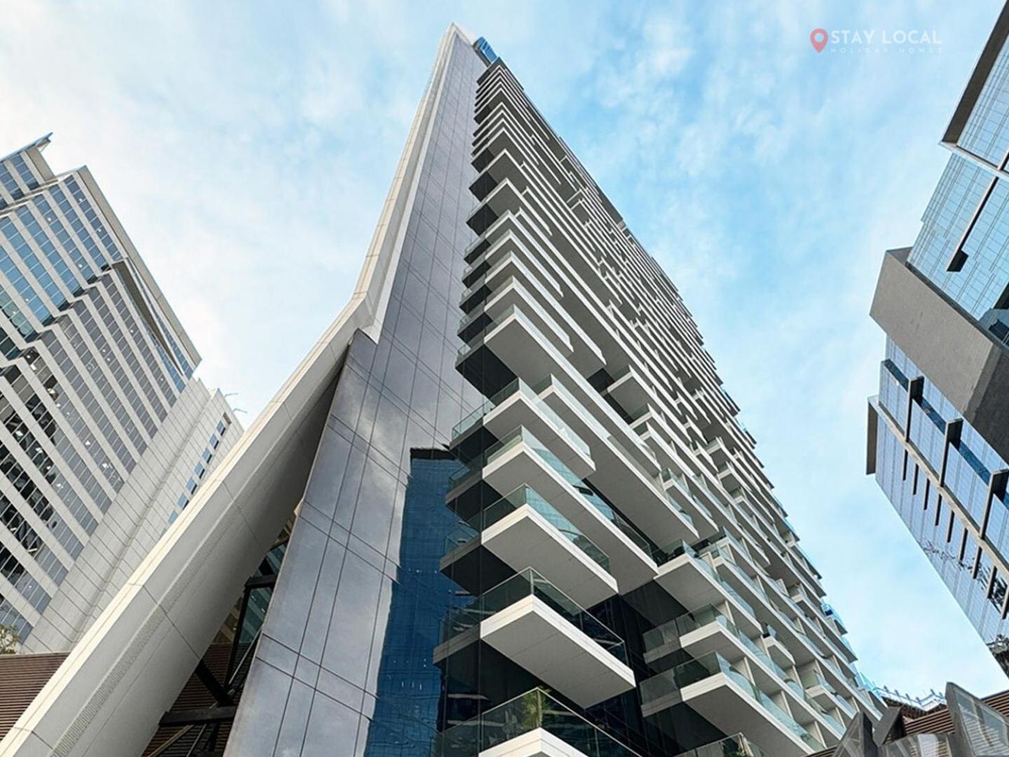 Downtown Dreams I Modern 2br Getaway I Iconic Full Burj Khalifa Views I Near Mall Apartment *
