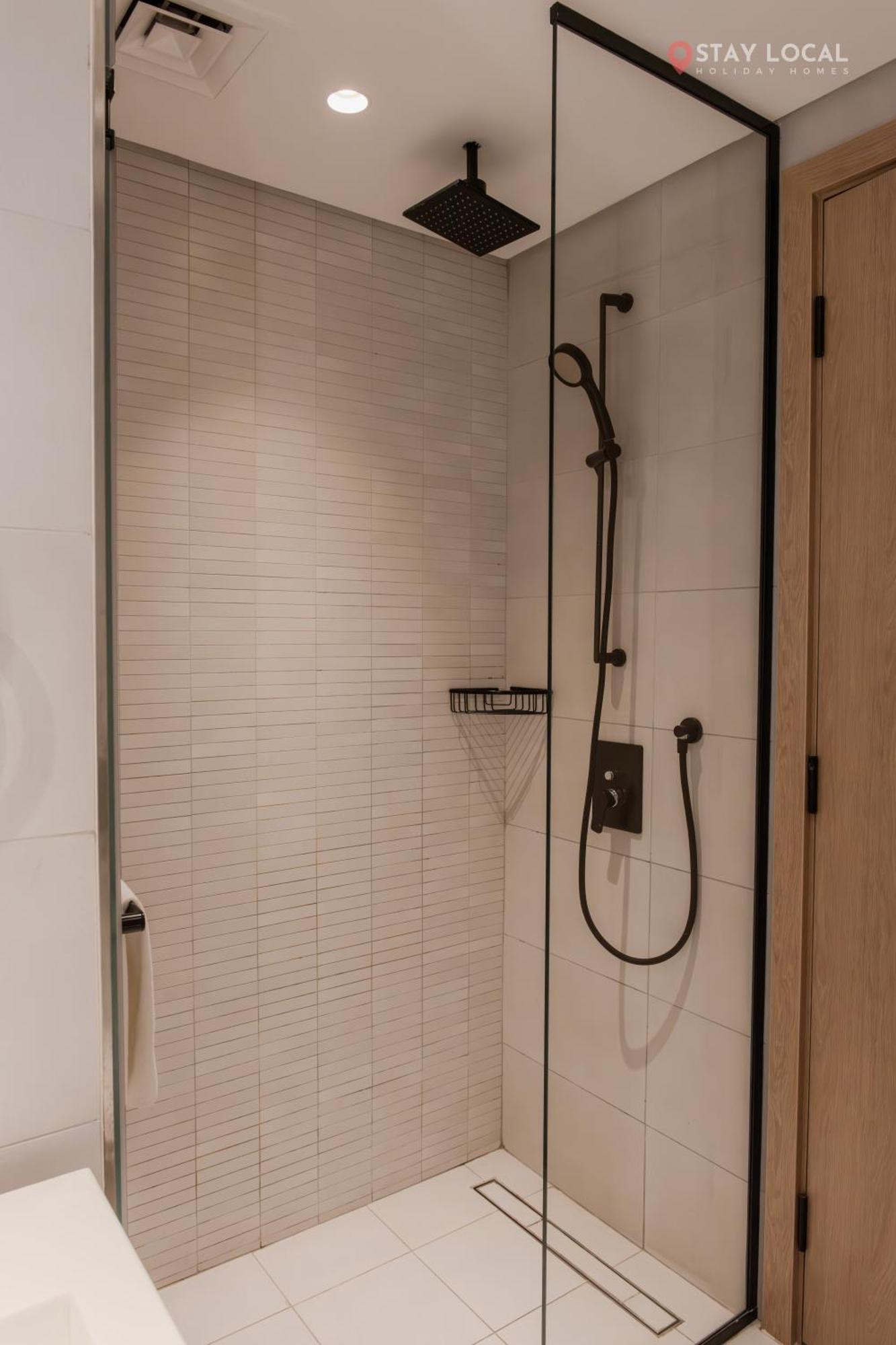 Apartment Downtown Dreams I Modern 2br Getaway I Iconic Full Burj Khalifa Views I Near Mall *