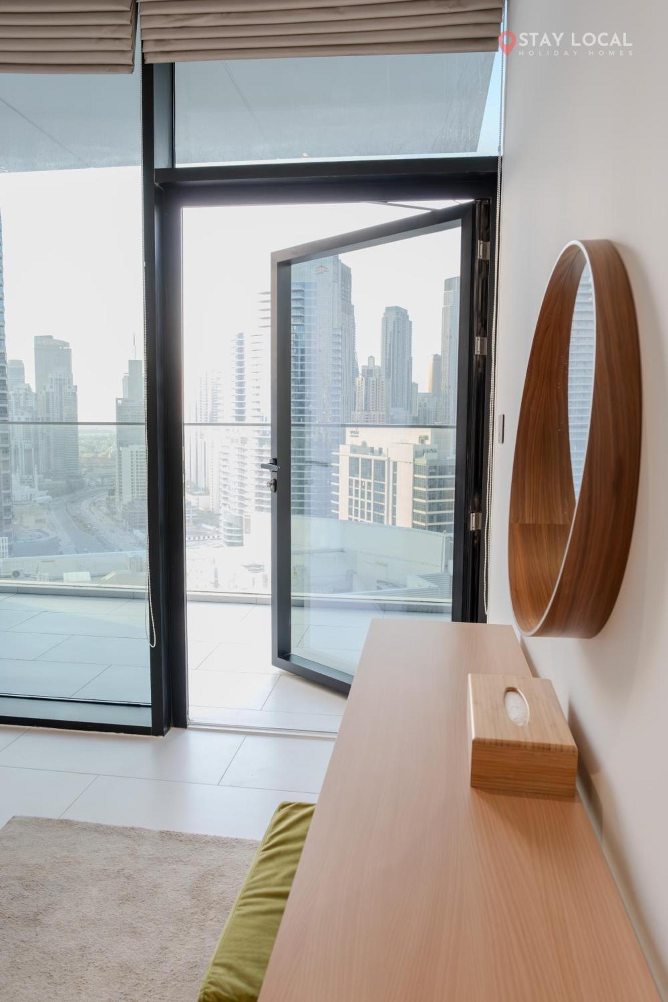 Downtown Dreams I Modern 2br Getaway I Iconic Full Burj Khalifa Views I Near Mall Apartment *