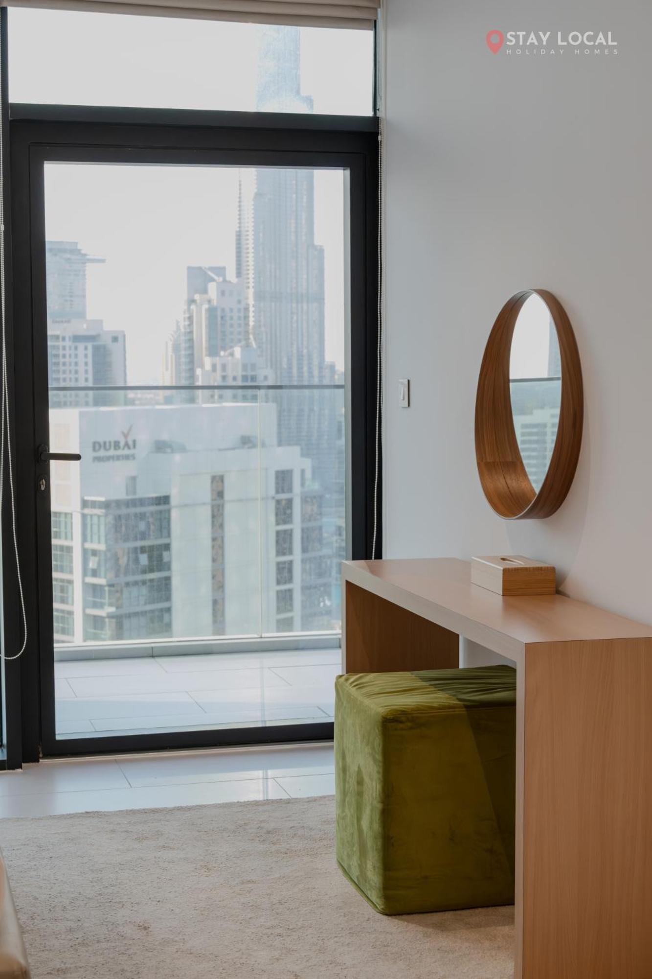 Downtown Dreams I Modern 2br Getaway I Iconic Full Burj Khalifa Views I Near Mall Apartment *