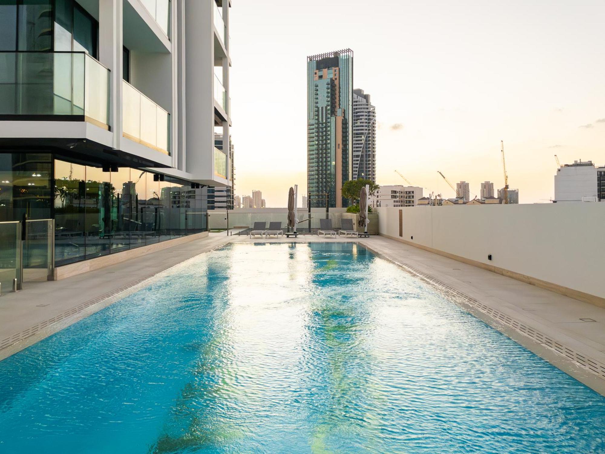 Jvc 1br With Skyline View - Near Circle Park & Marina Apartment Dubai