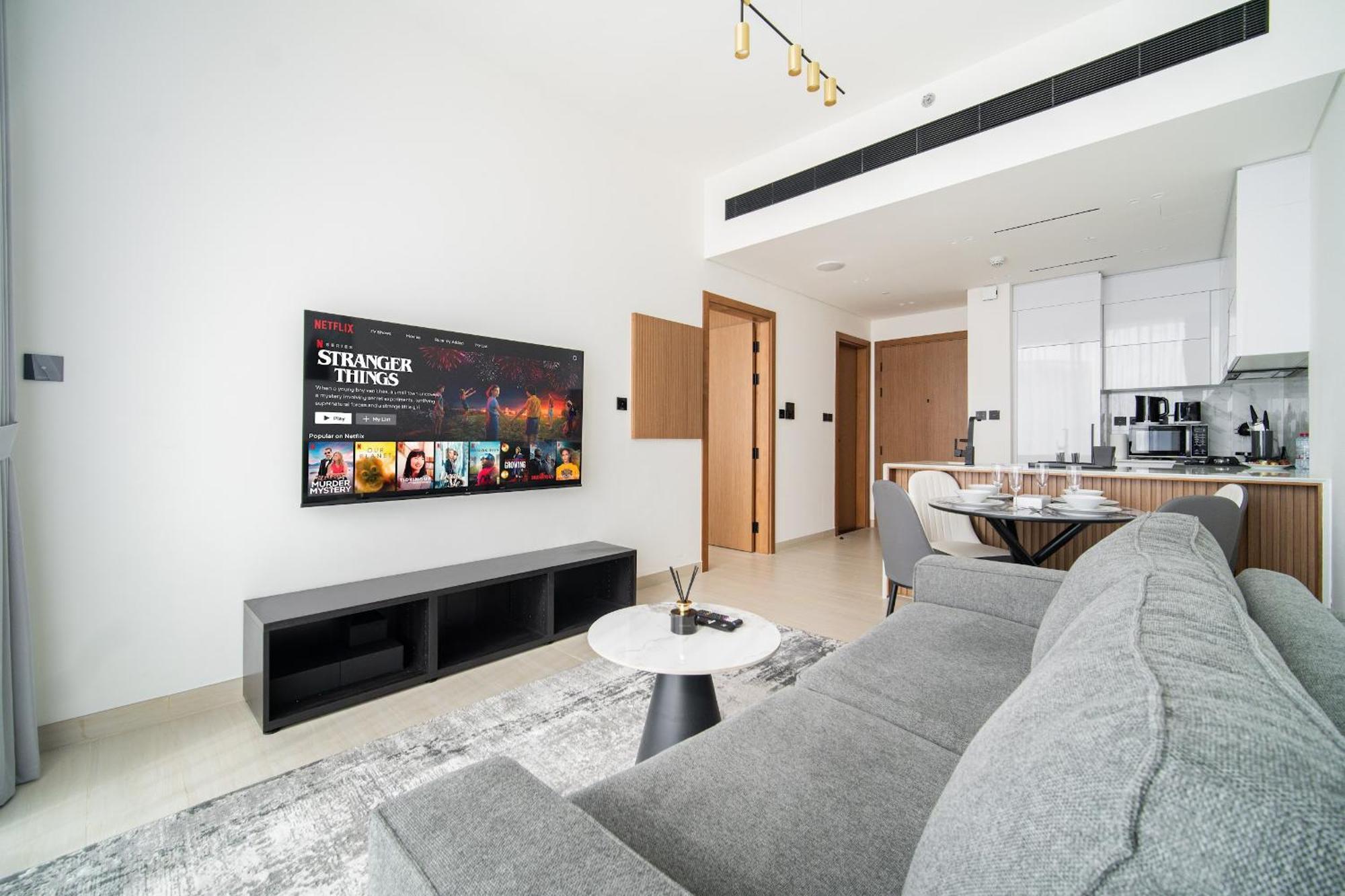 Apartment Jvc 1br With Skyline View - Near Circle Park & Marina Dubai