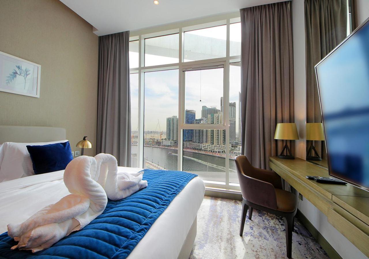Burj Khalifa & Canal View Luxestudio In Damacprive Dubai