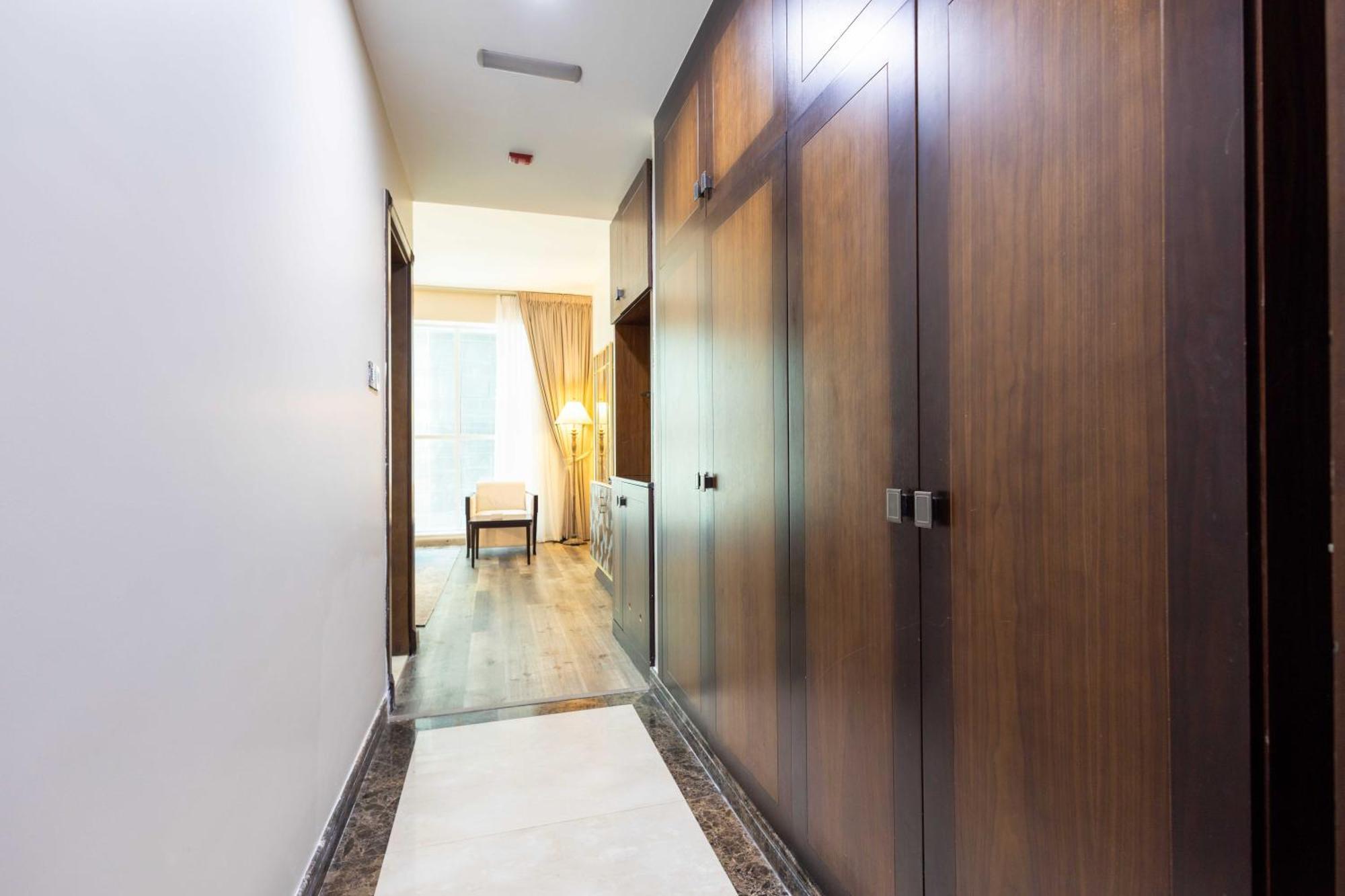 Elegant Escape In Al Nahda Apartment *