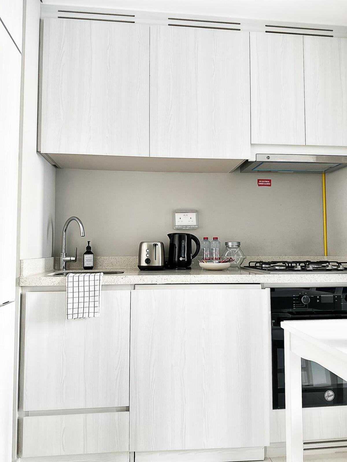 Burj Bliss - Canal-view Luxury 1br Downtown Dubai