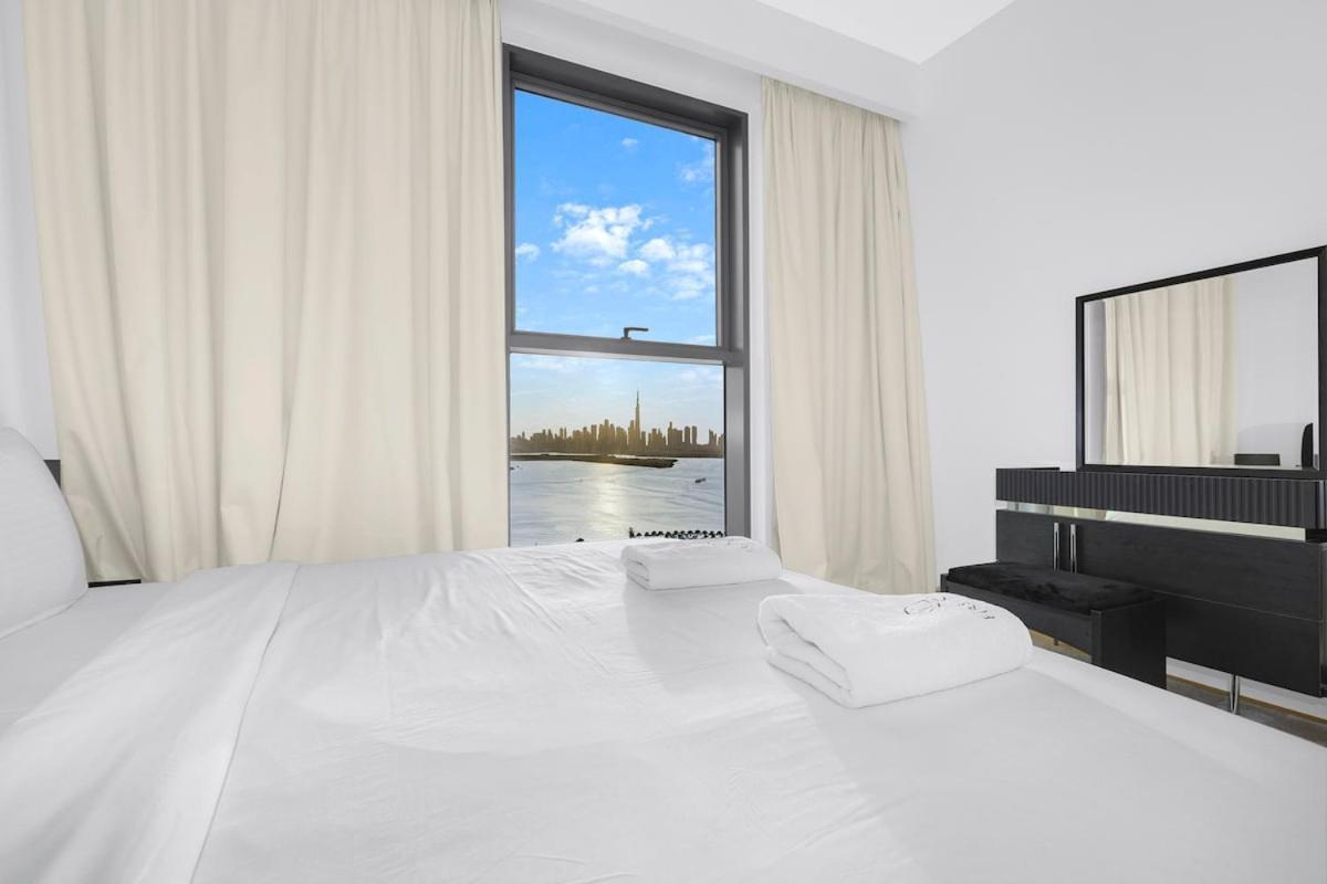 First Class 2br Creek Harbour & Burj Views * Dubai
