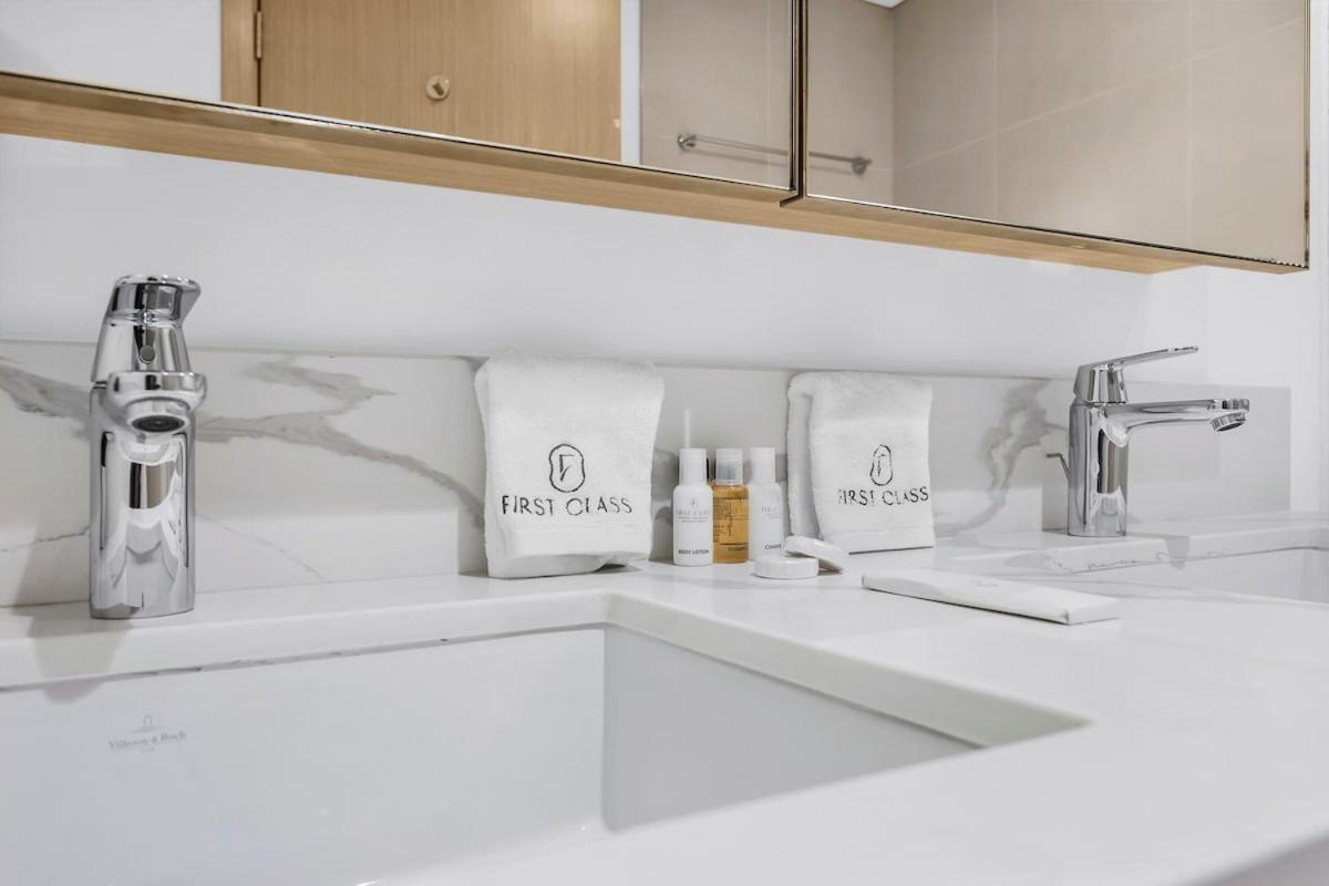First Class 2br Creek Harbour & Burj Views *