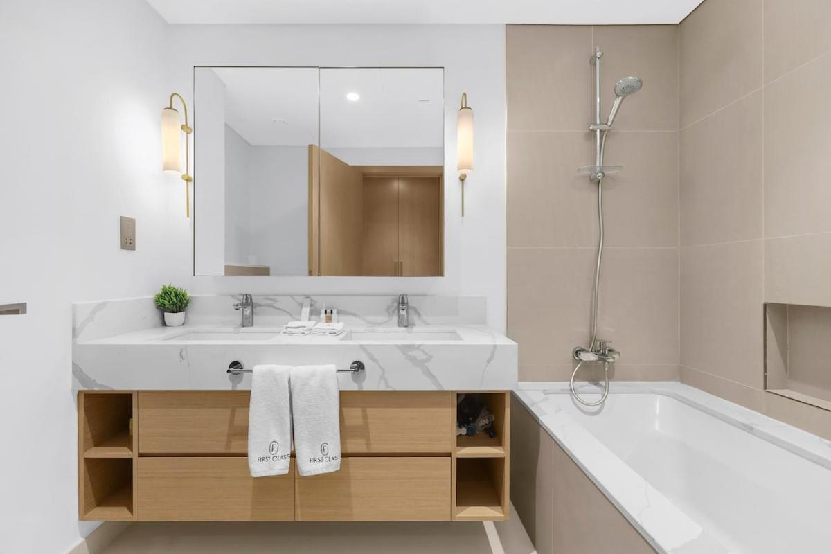 Apartment First Class 2br Creek Harbour & Burj Views *