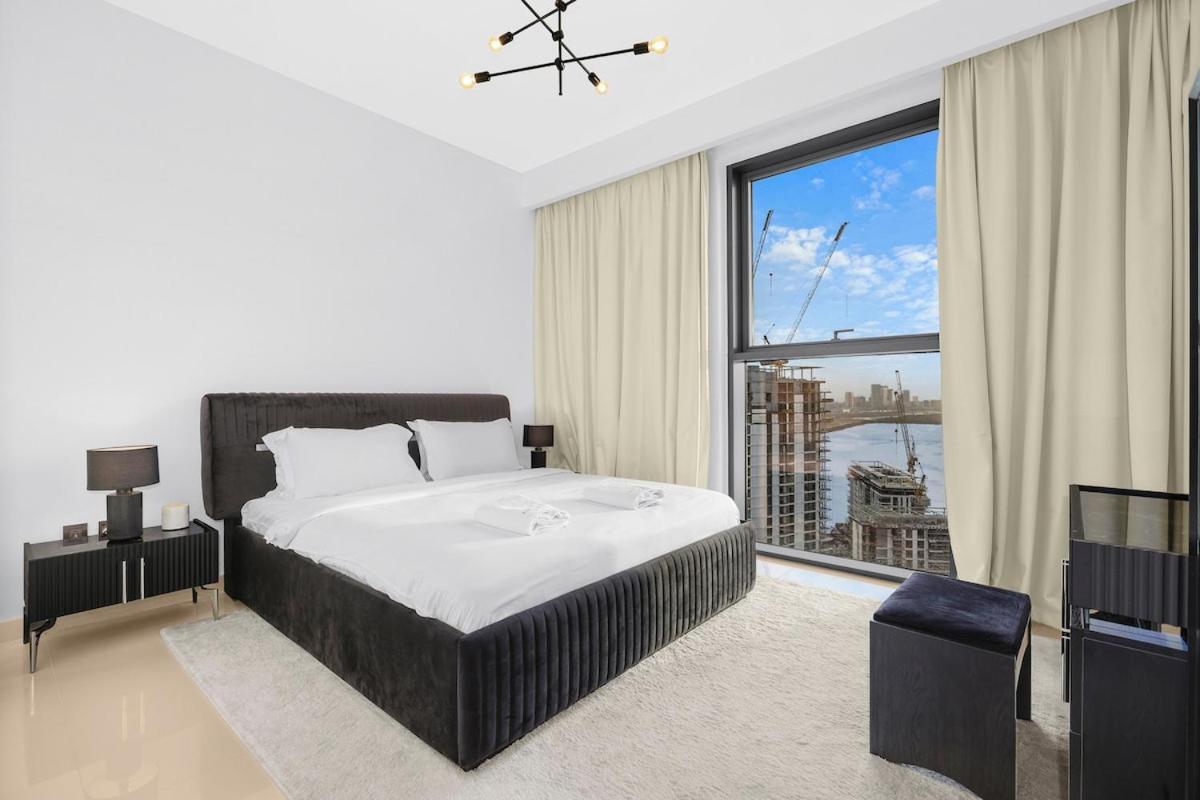 First Class 2br Creek Harbour & Burj Views * Dubai