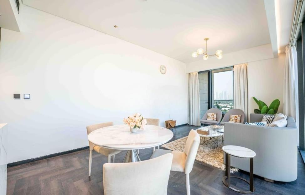 Business And Leisure Hub Dubai