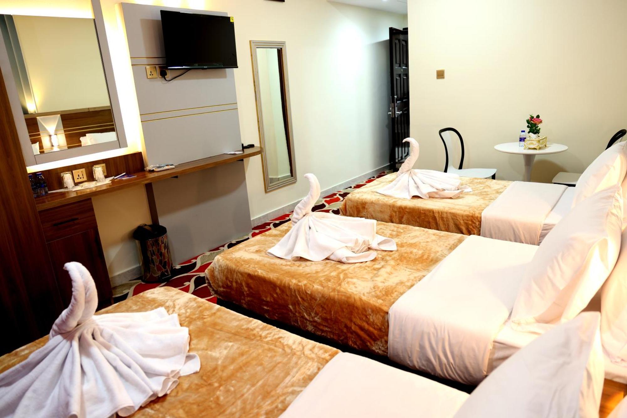 Hotel Tanha Park *