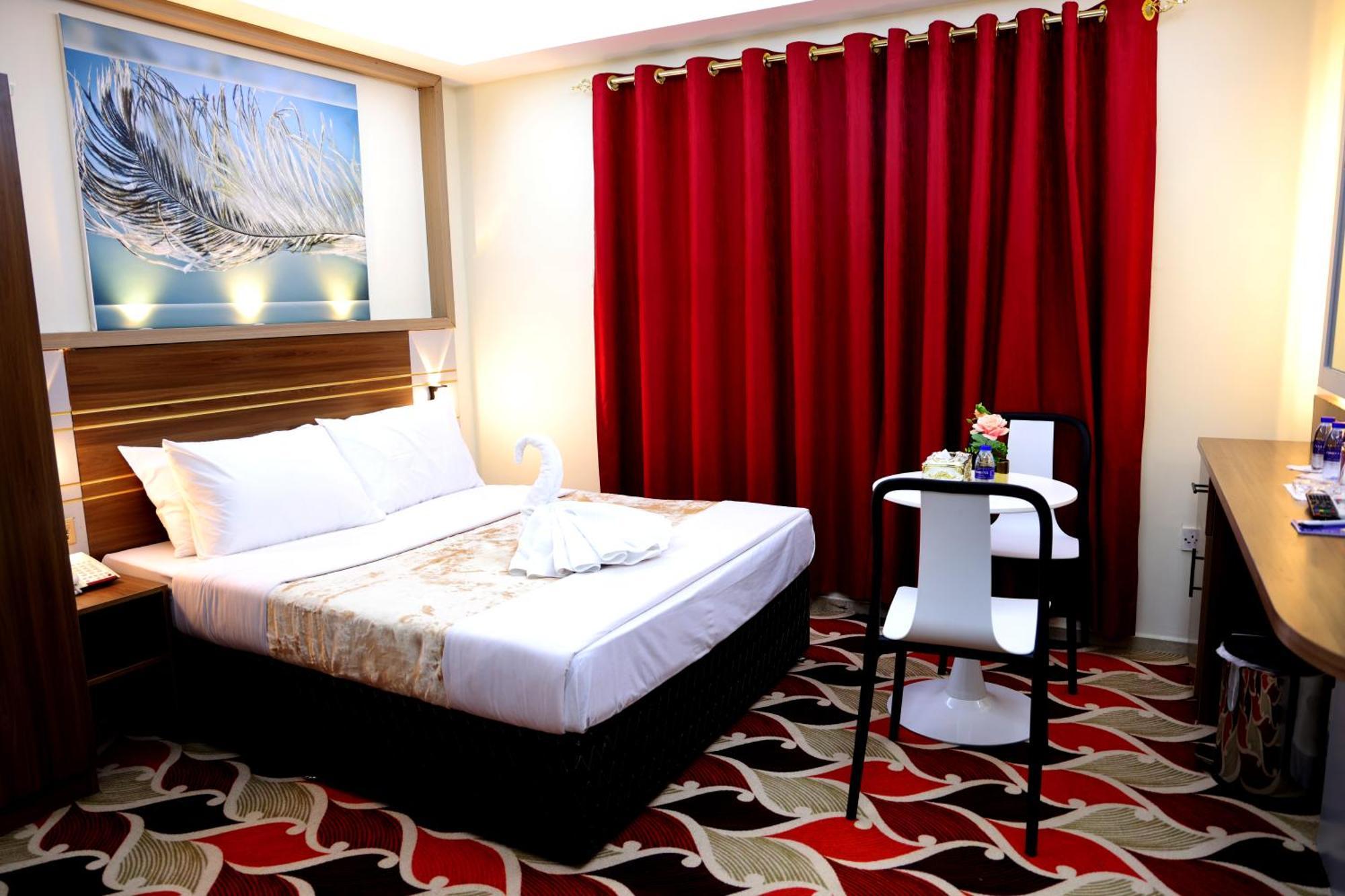 Tanha Park Hotel