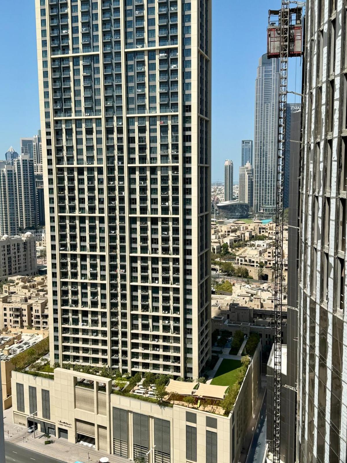 Luxury 1br Downtown View Near Mall * Dubai