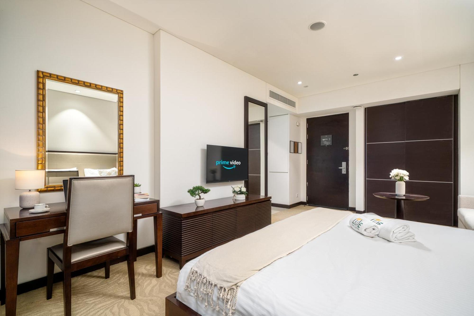 Apartment Luxe Living At Jw Marriott The Address Marina