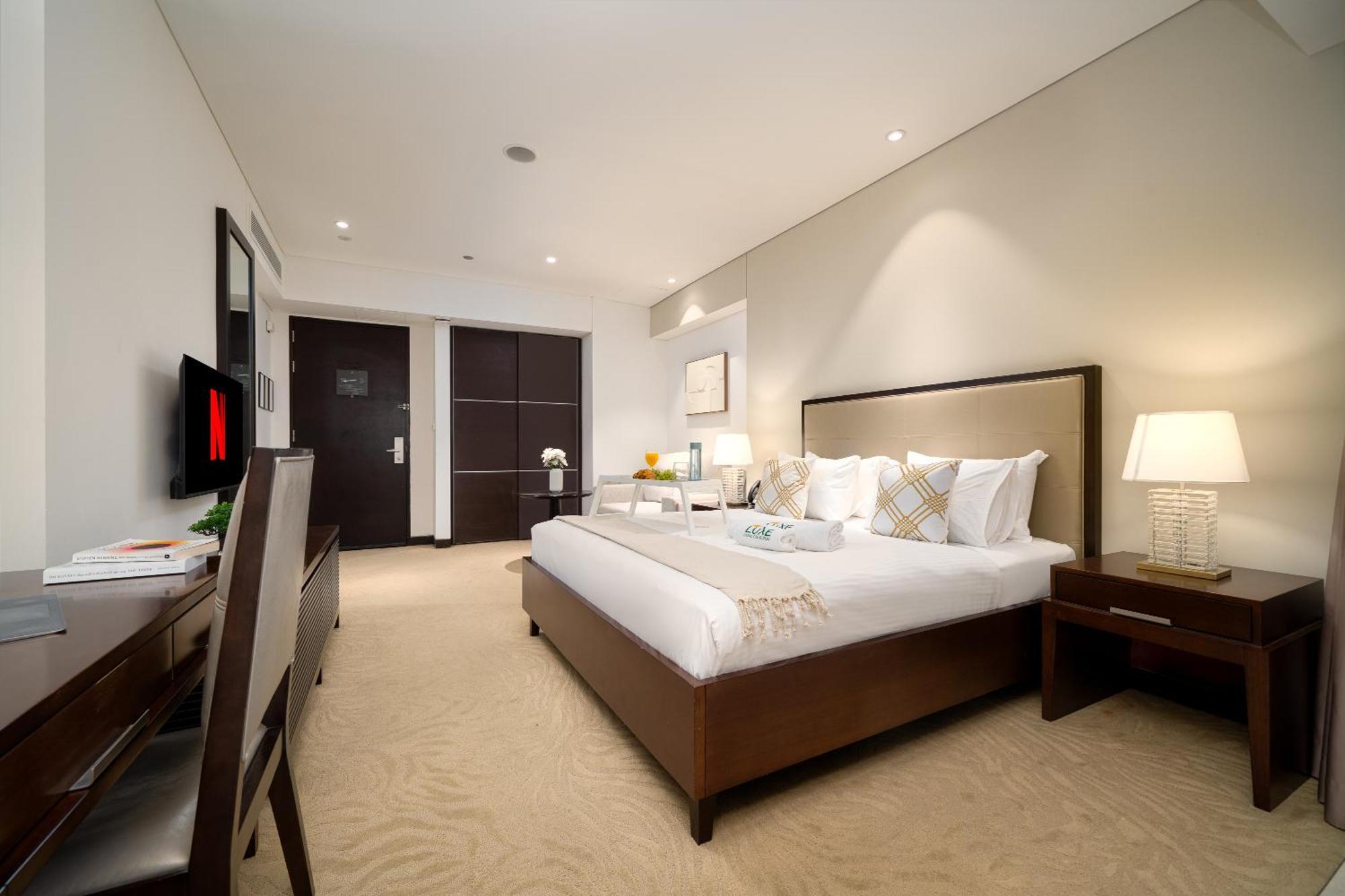 Apartment Luxe Living At Jw Marriott The Address Marina