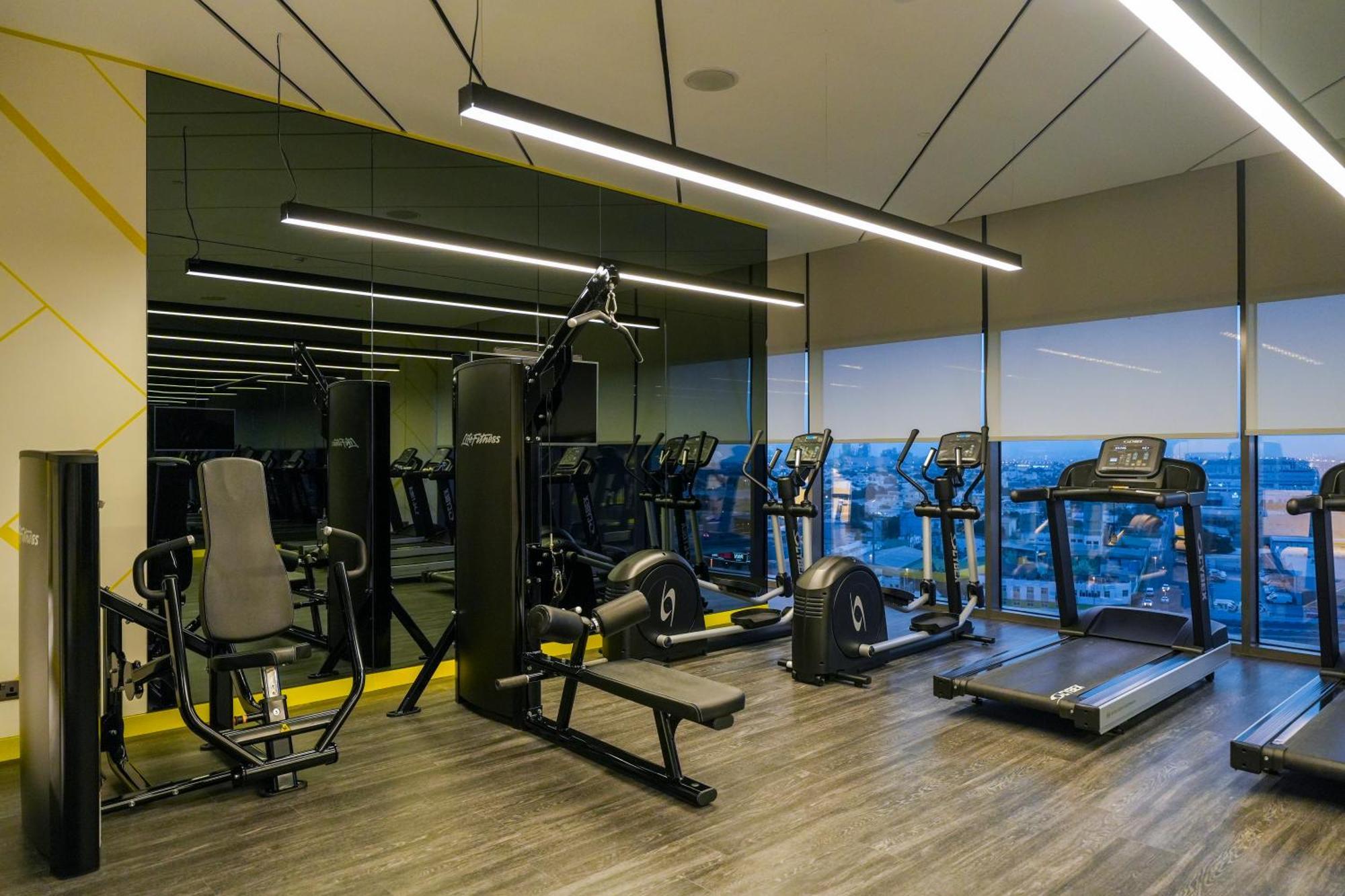 Urbanhomes - Luxury And Cozy 3bdr In Business Bay Canal View *