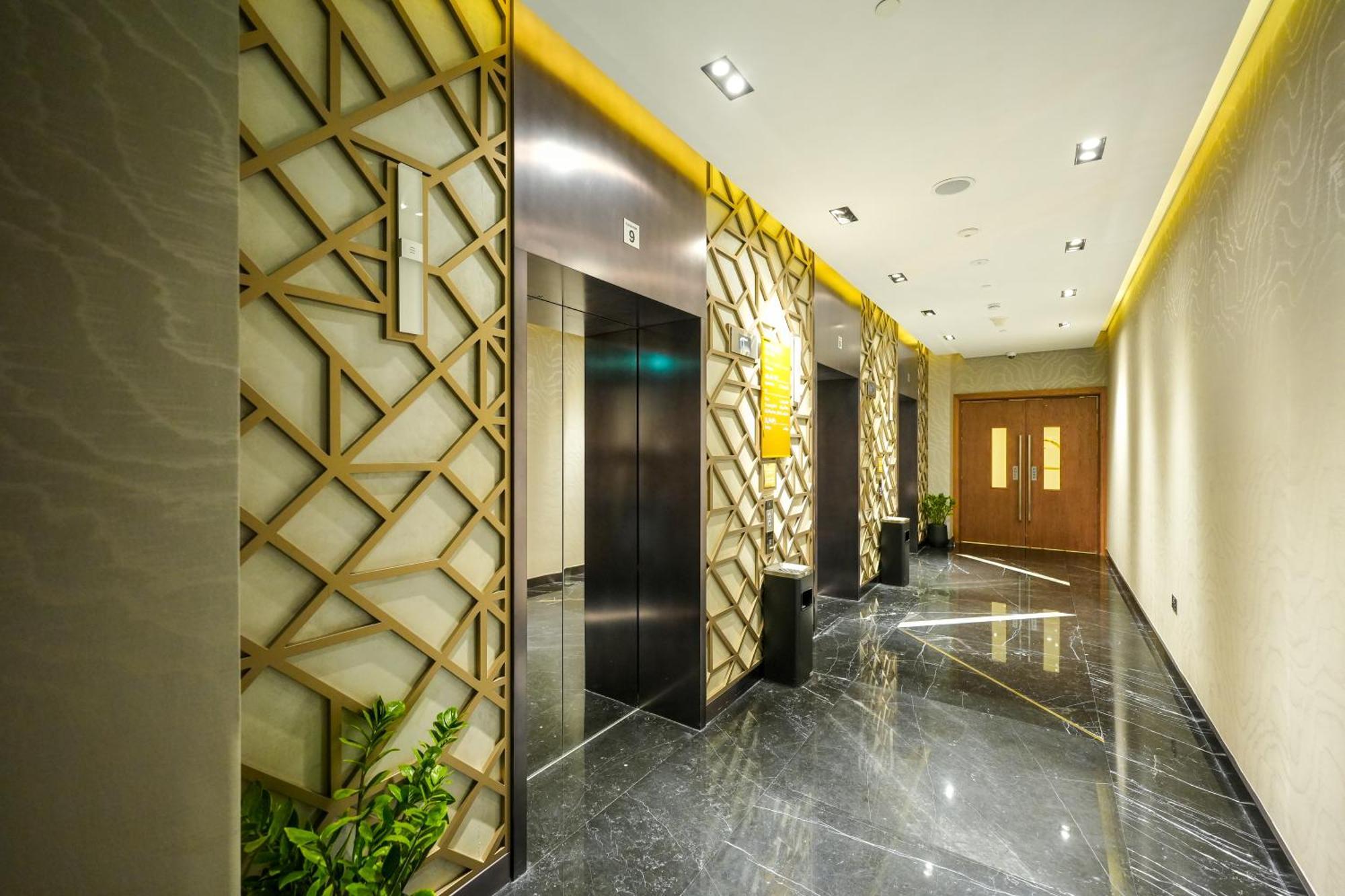 Urbanhomes - Luxury And Cozy 3bdr In Business Bay Canal View