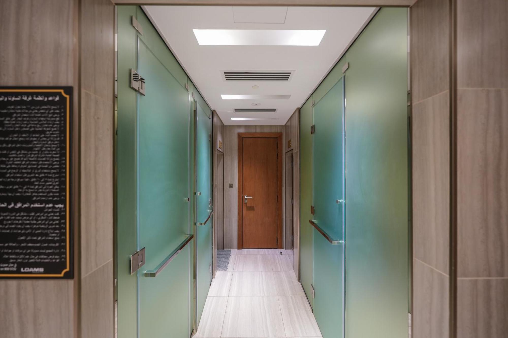 Urbanhomes - Luxury And Cozy 3bdr In Business Bay Canal View Apartment