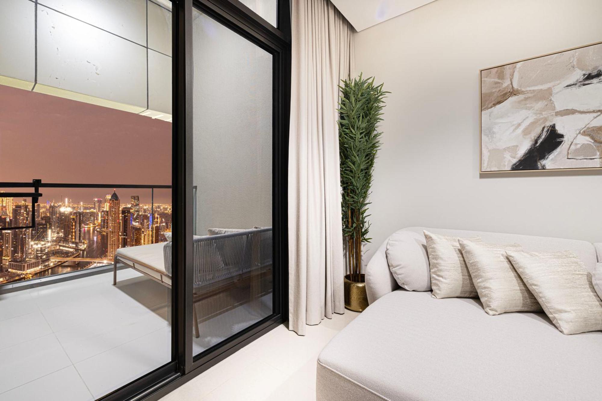 Urbanhomes - Luxury And Cozy 3bdr In Business Bay Canal View Apartment *