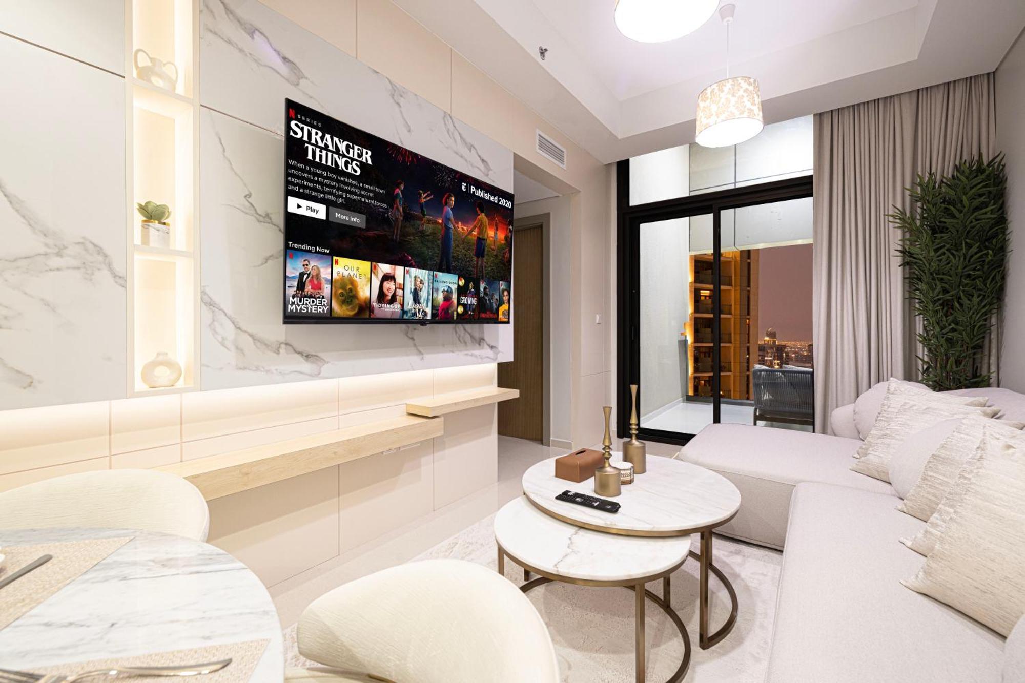 Urbanhomes - Luxury And Cozy 3bdr In Business Bay Canal View *