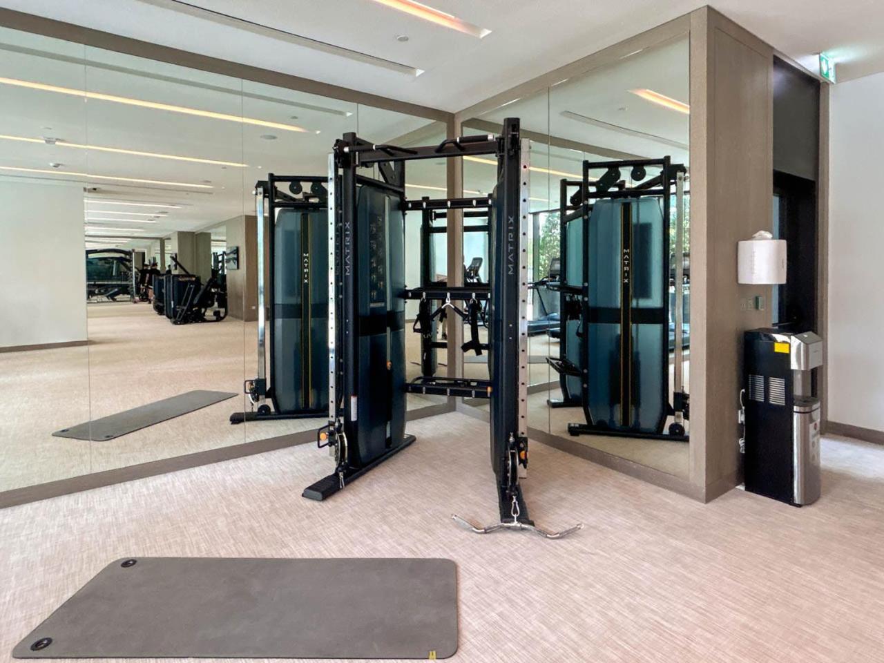 New And Creek View 2br In Palace Residences