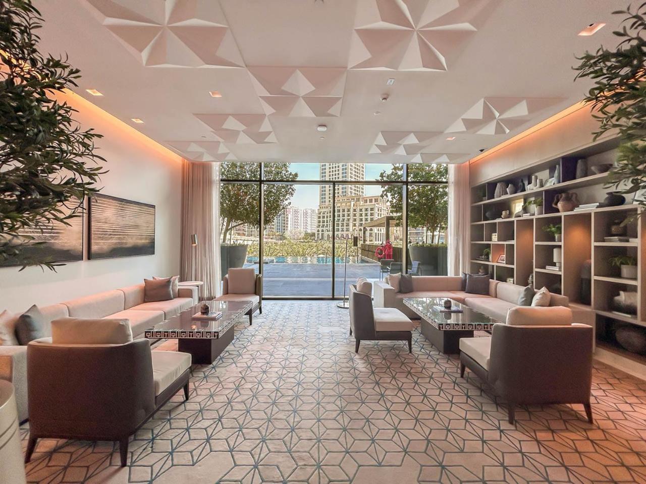 Apartment New And Creek View 2br In Palace Residences Dubai
