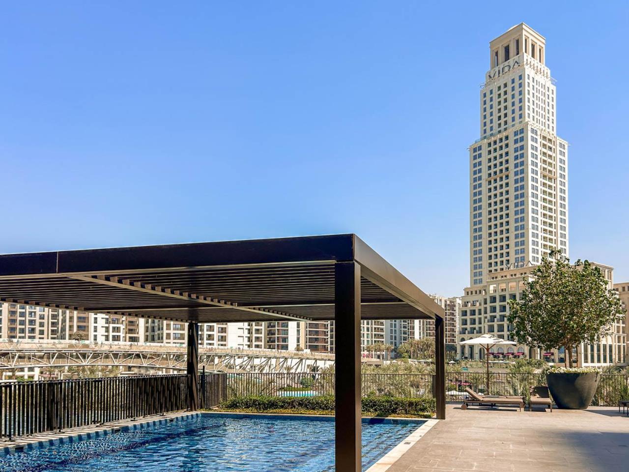 New And Creek View 2br In Palace Residences