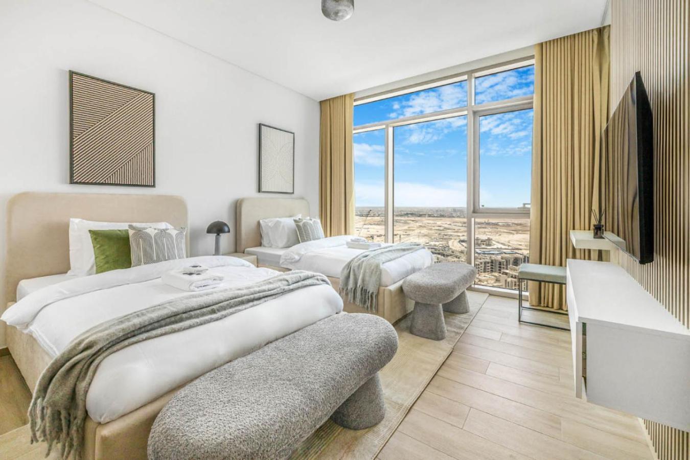 New And Creek View 2br In Palace Residences Apartment *