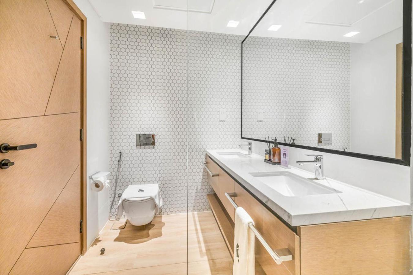 Apartment New And Creek View 2br In Palace Residences *