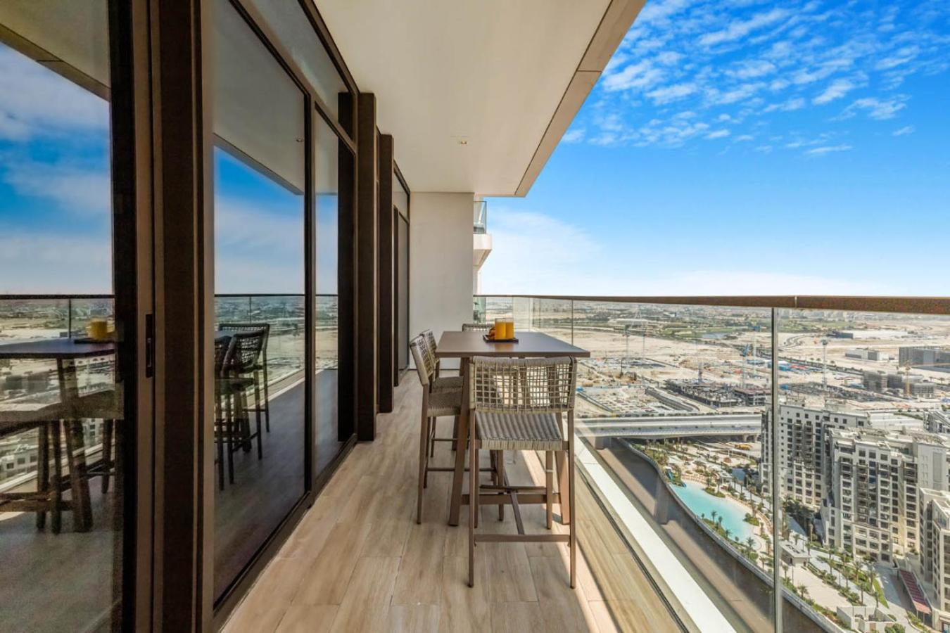 New And Creek View 2br In Palace Residences