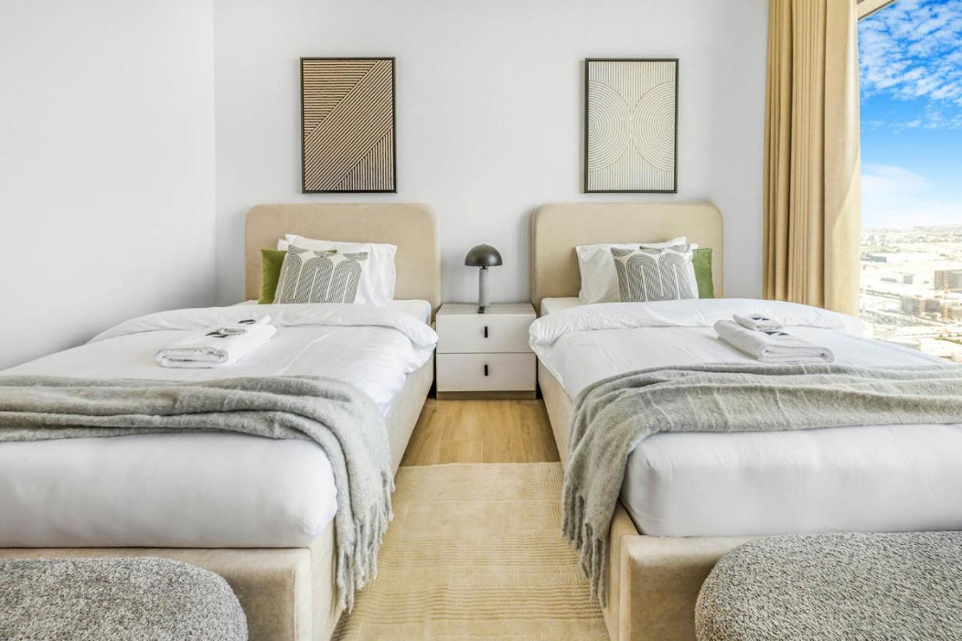 Apartment New And Creek View 2br In Palace Residences Dubai