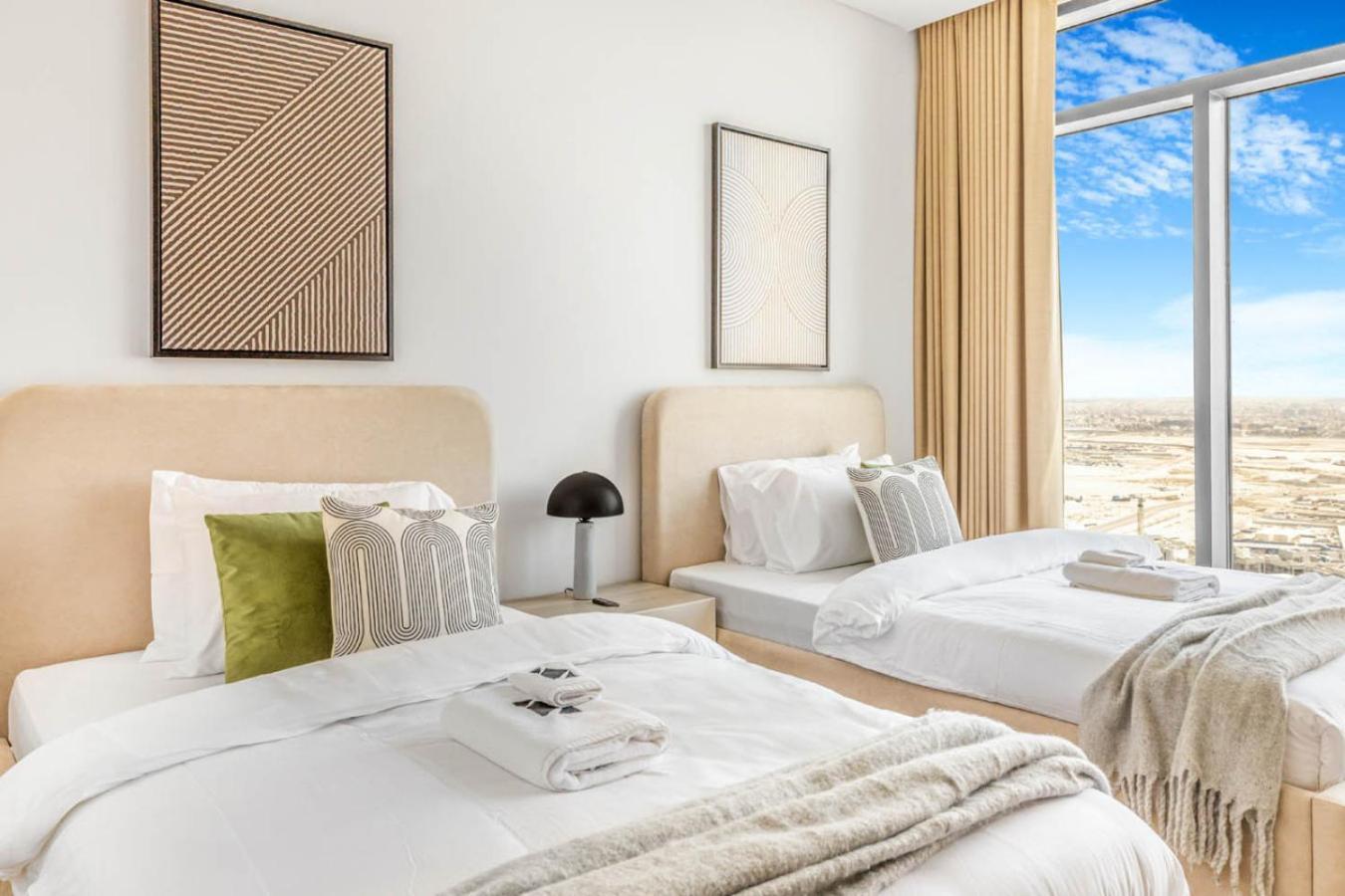 New And Creek View 2br In Palace Residences *