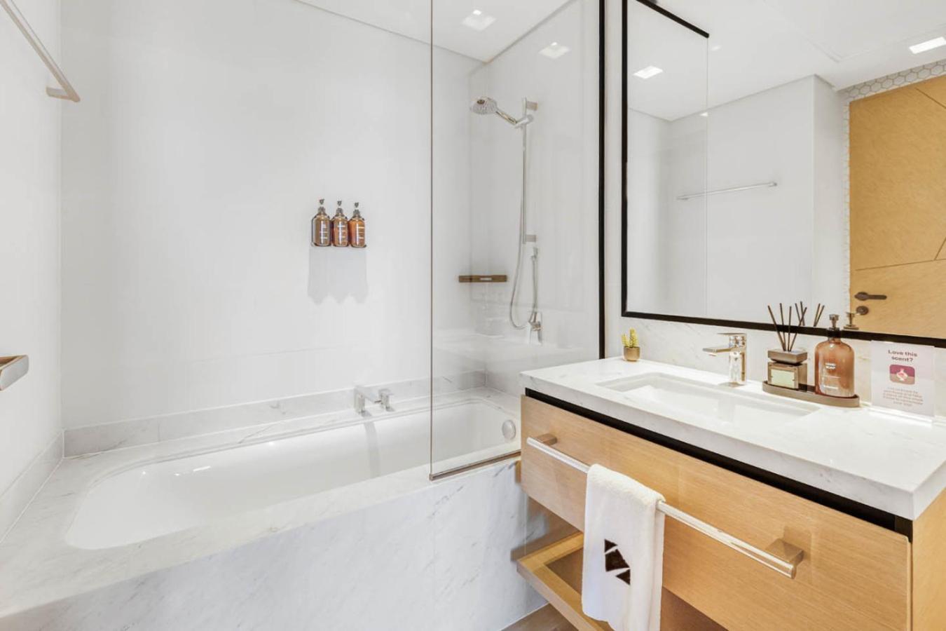 New And Creek View 2br In Palace Residences *