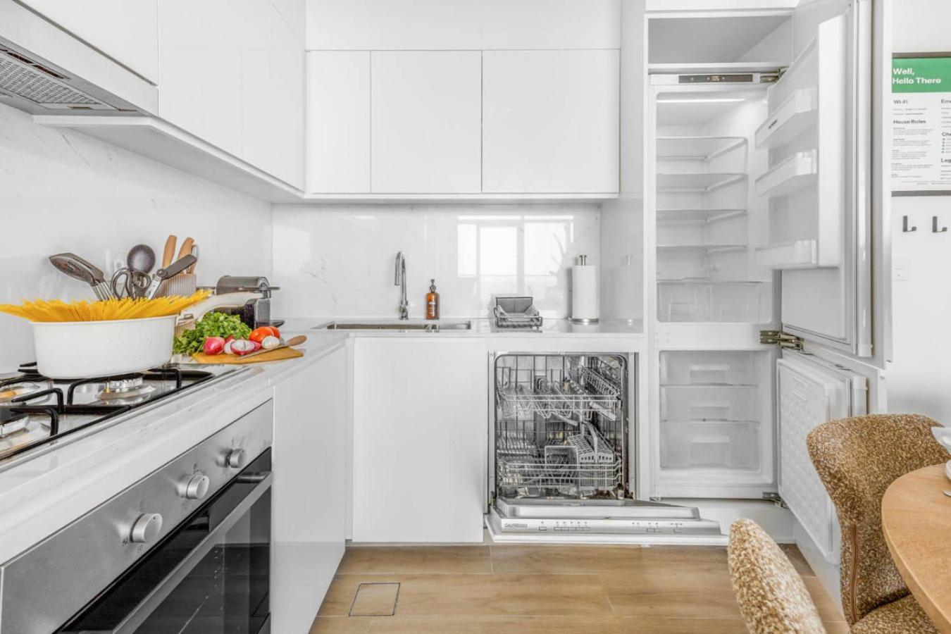 New And Creek View 2br In Palace Residences Dubai