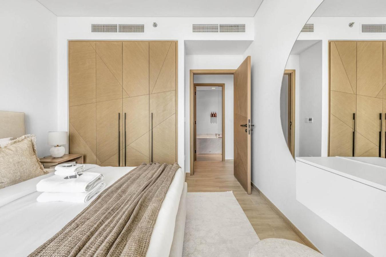 Apartment New And Creek View 2br In Palace Residences *